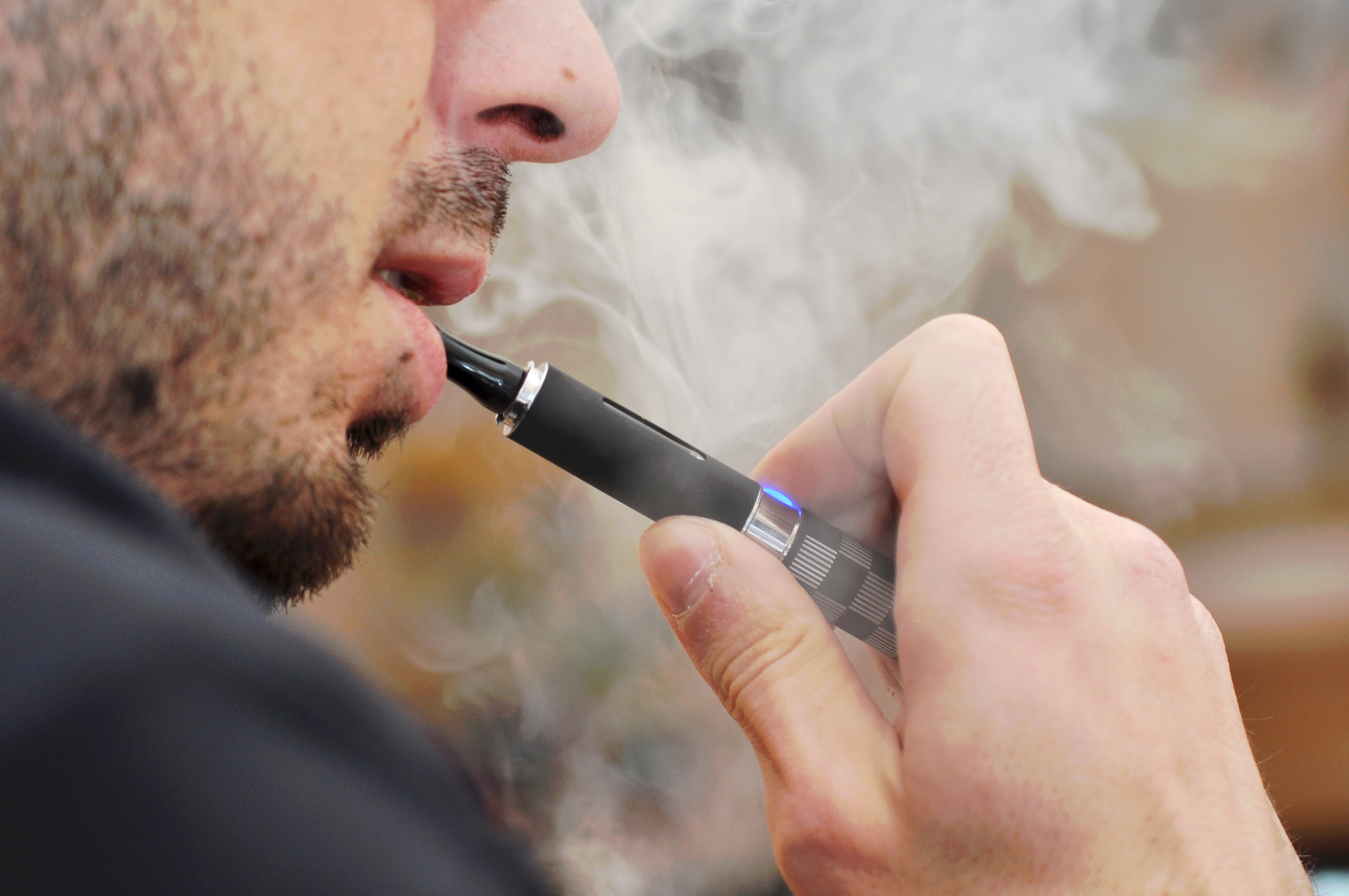 how to use e-cigarette How to Smoke E Cigarettes