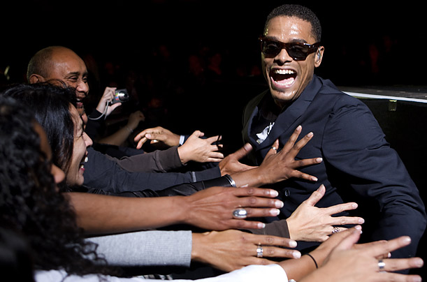Maxwell's Comeback - 10 Questions - TIME