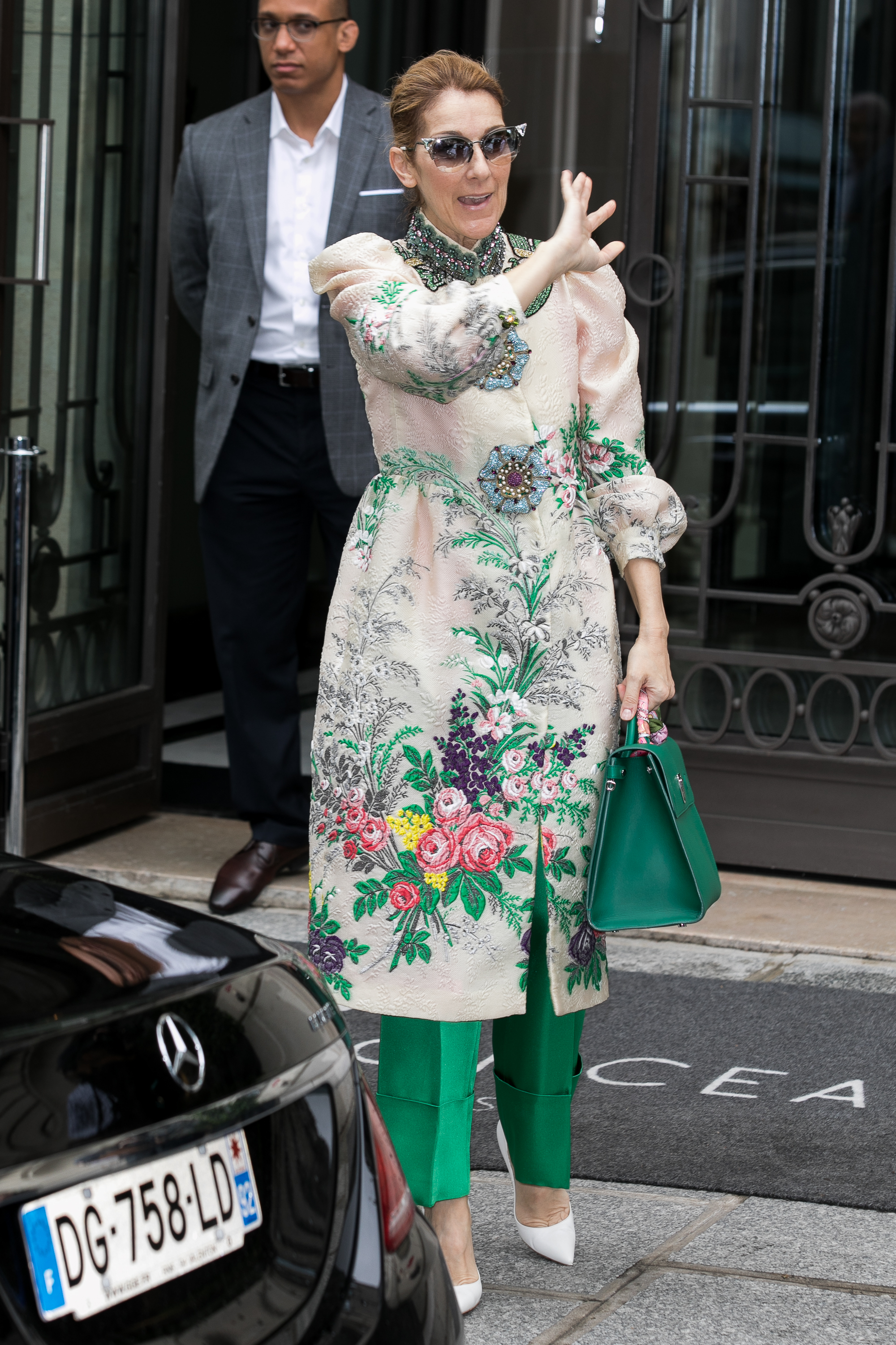PFW 2017: Celine Dion Poses at Paris for Fashion Week Photos PFW 2017: Celine Dion Poses at Paris for Fashion Week Photos