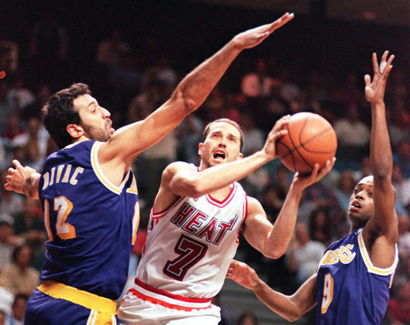 Rex Chapman's Twitter Feed Is What a COVID-19 World Needs