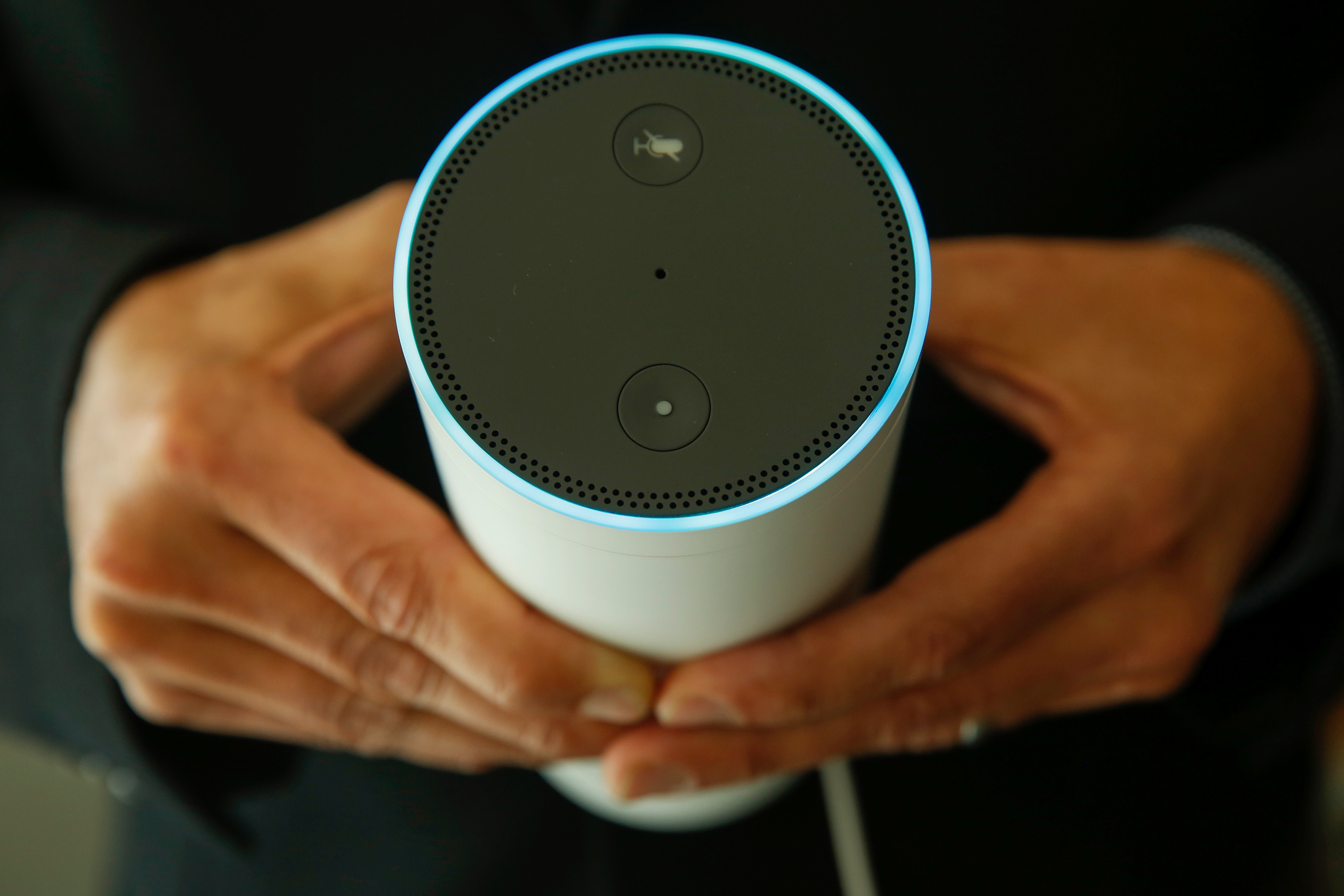 alexa gear 6 Gadgets Powered By Amazon's Platform Farbe:RED 2011 Paramount Group Marauder FAHRRADTASCHEN