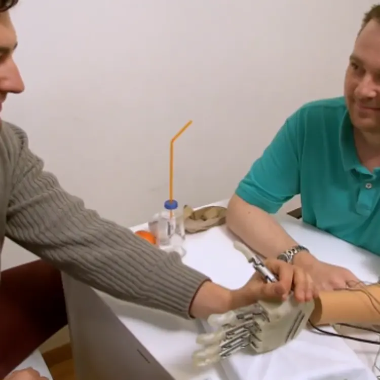 New Technology Allows Amputee to Feel Objects with Artificial Hand