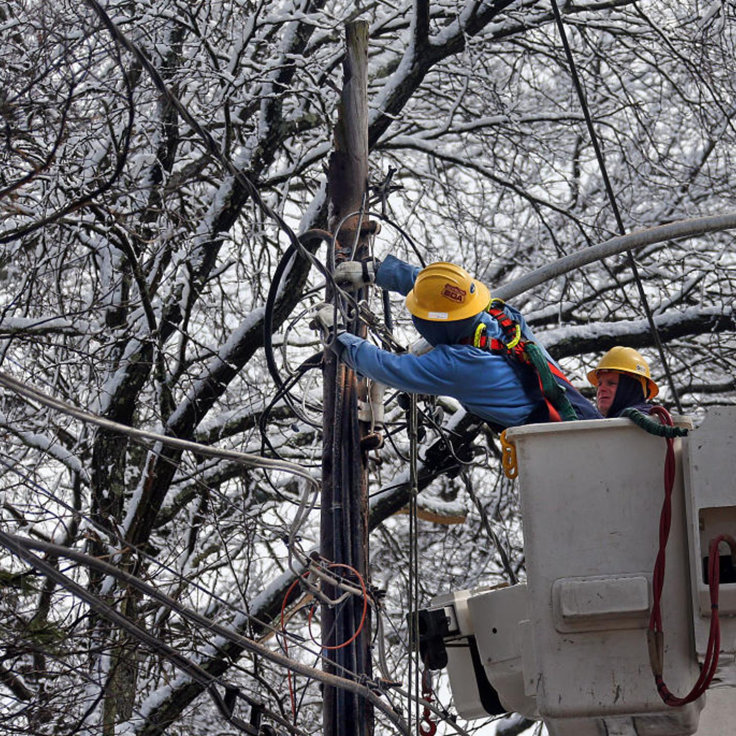 Record cold temperatures and winter storms are expected to hit parts of the United States this weekend.