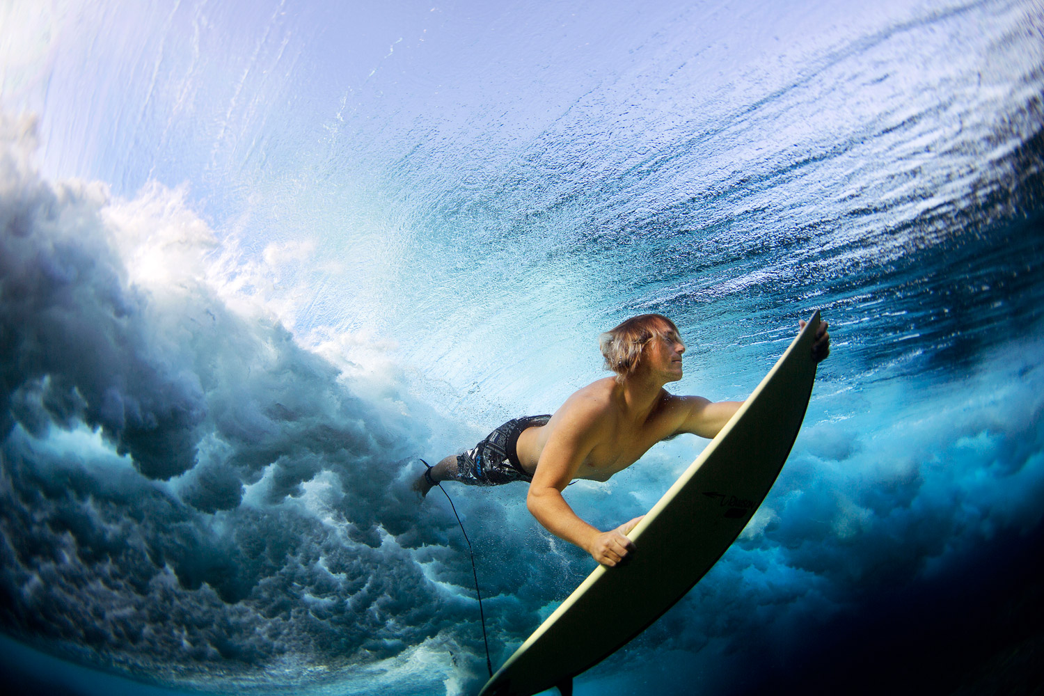 Surfing Photographs サーフィン　写真集 Riding the Surf with Lucia Griggi