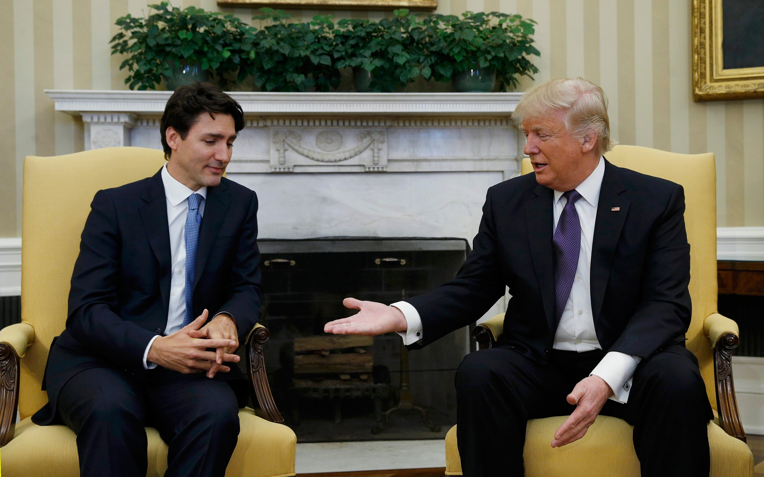 Justin Trudeau: Donald Trump Handshake Viral Photo