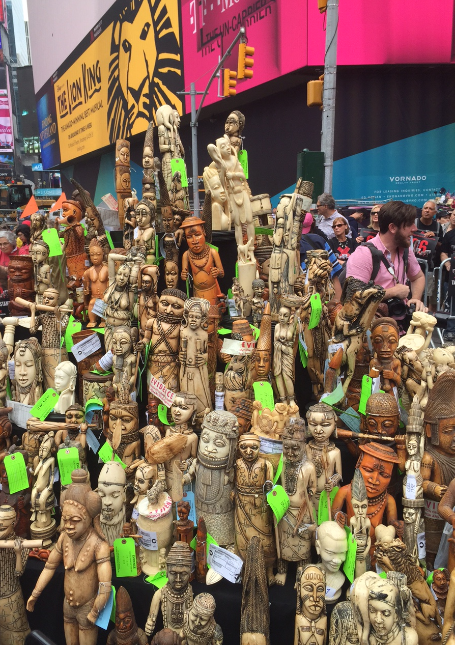 タケノコ3　　Rancid ELEPHANT 注意:受け渡しのみ Elephant Poaching Ivory: Times Square Ivory Crushing Against Trade
