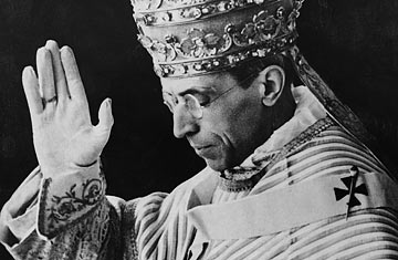 Benedict's Pope: Should Pius XII Become a Saint?