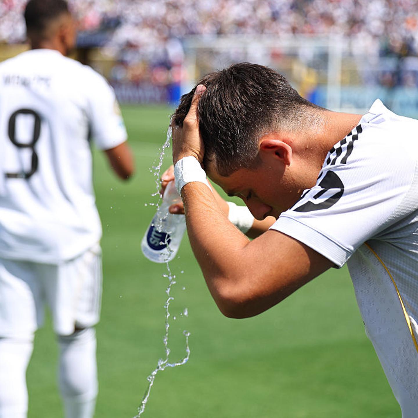 Arda Guler of Real Madrid pours water over his head during the FIFA Club World Cup 2025 semi-final match between Paris Saint-Germain and Real Madrid CF at MetLife Stadium on July 9, 2025 in East Rutherford, United States.