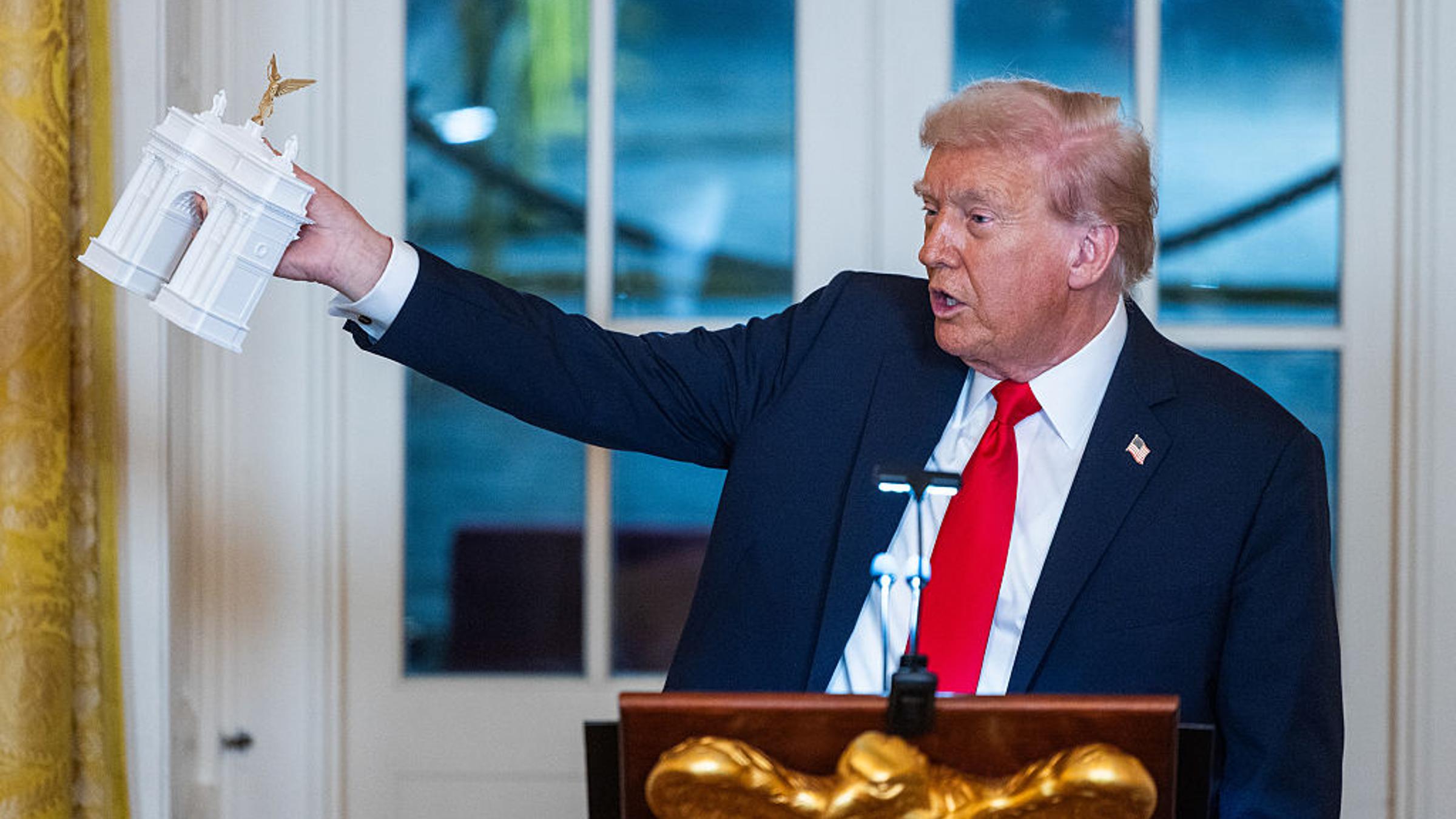 House Democrats to Introduce Bill to Block Trump’s Triumphal Arch Amid Backlash Over ‘Vanity’ Projects House Democrats to Introduce Bill to Block Trump’s Triumphal Arch Amid Backlash Over ‘Vanity’ Projects
