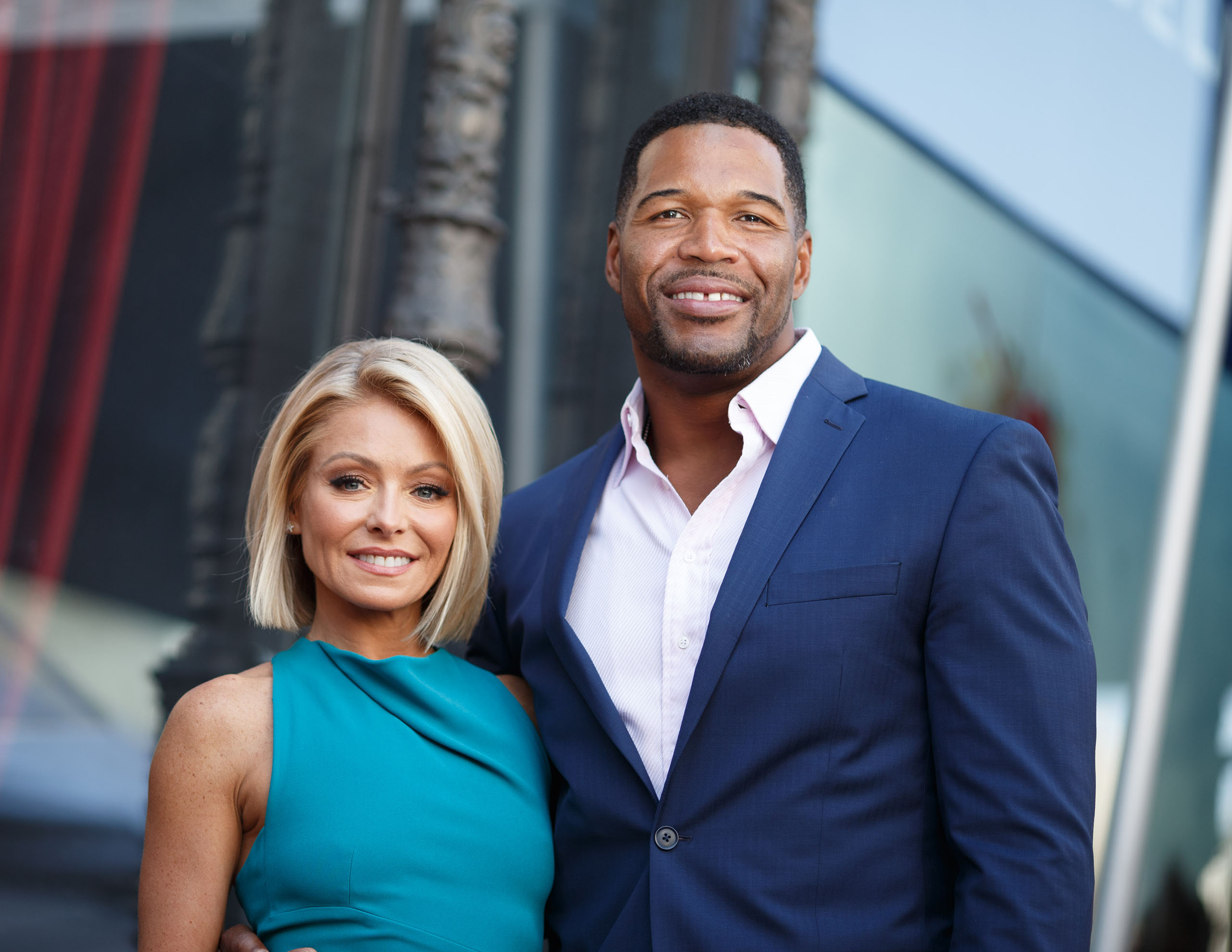 Michael Strahan, Kelly Rip Bid Farewell on Live!