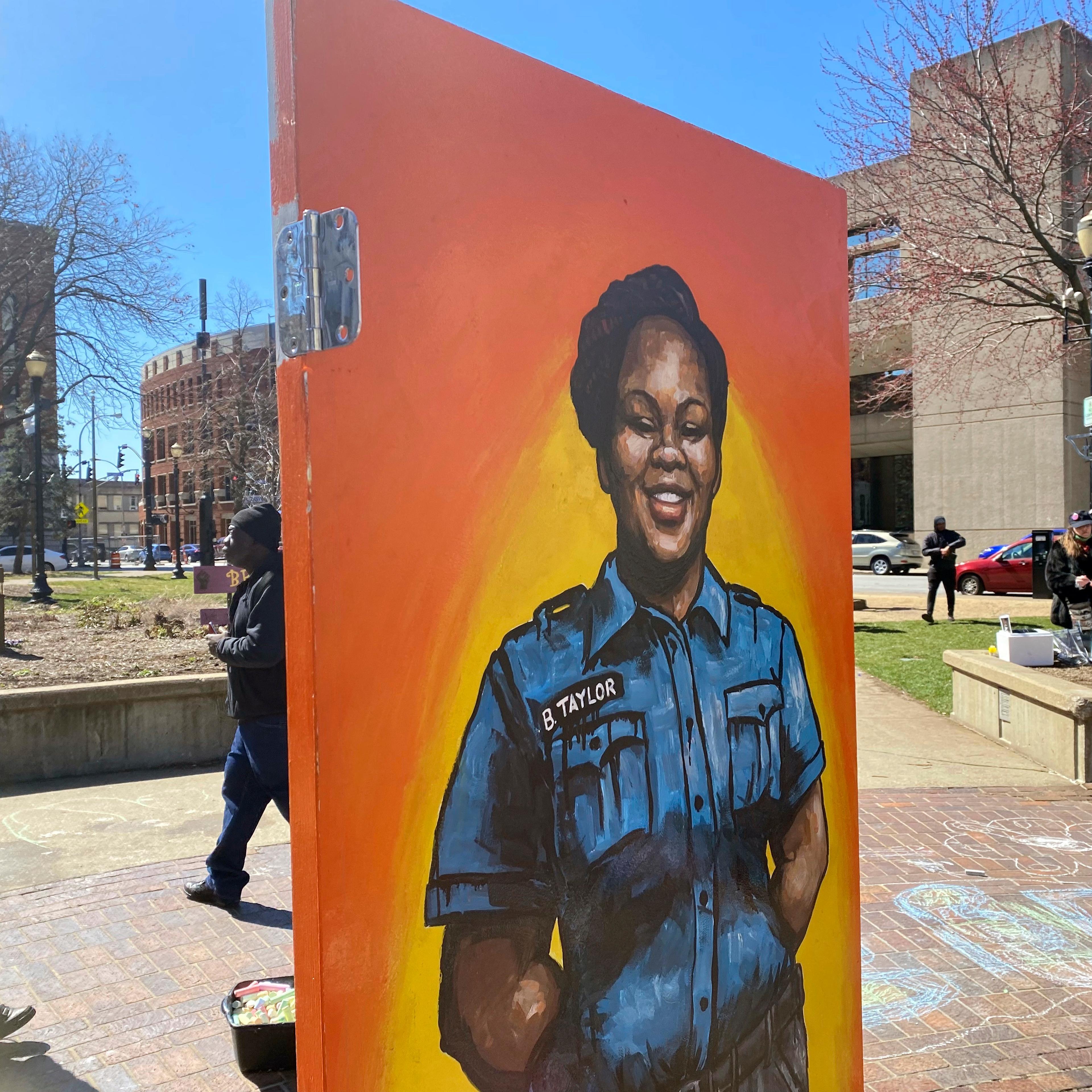 Four officers involved in the March 2020 police raid that killed Breonna Taylor were arrested by the FBI Thursday