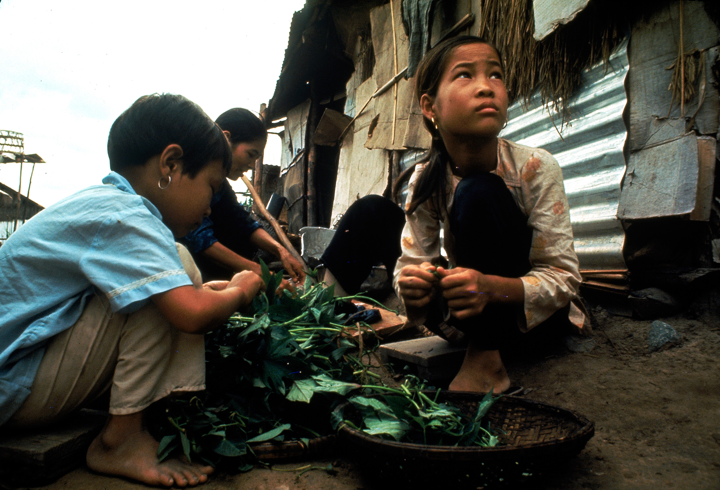 The Tale of Tròn and Vietnam War Photographer Larry Burrows