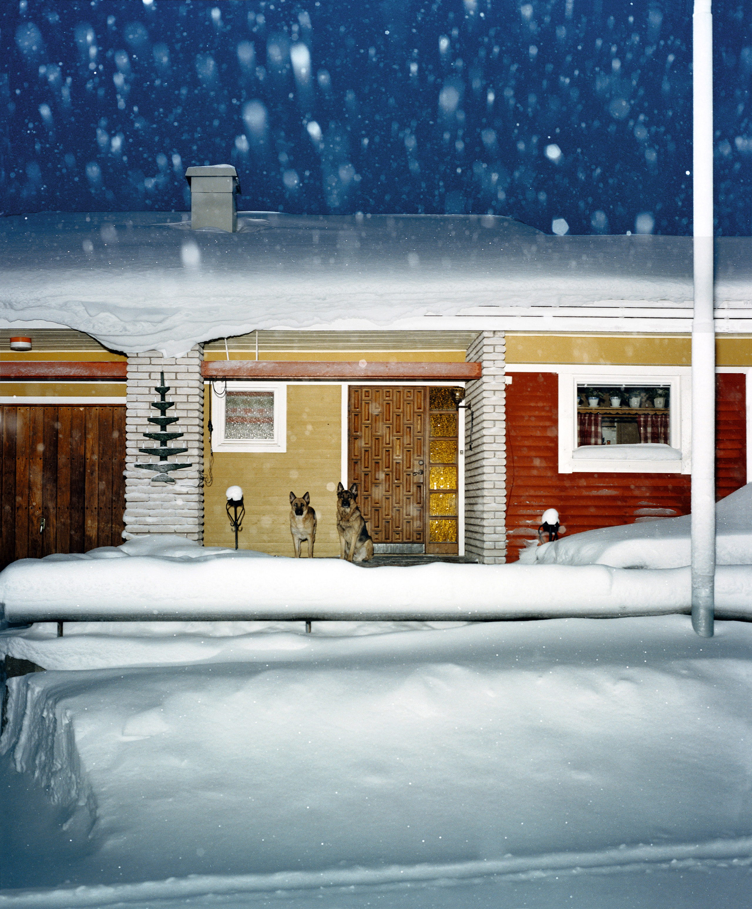 Remembering Lars Tunbjörk: Legendary Color Photographer of the Absurd