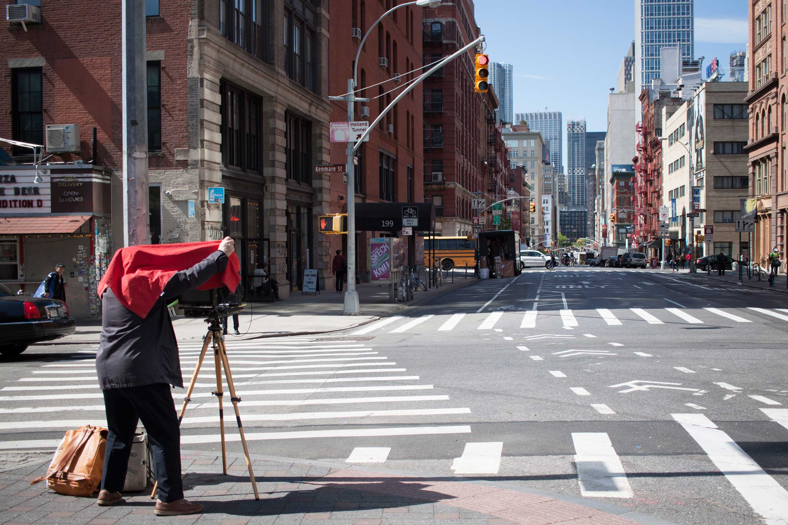 Raymond Depardon at work in New York.