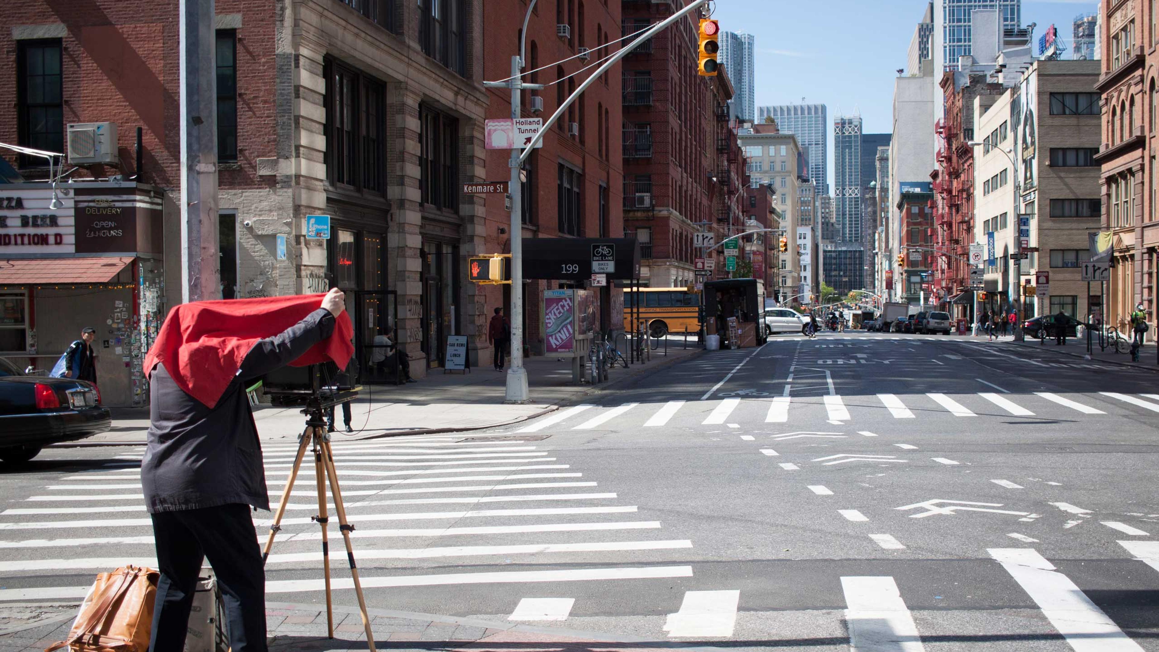 Raymond Depardon at work in New York.