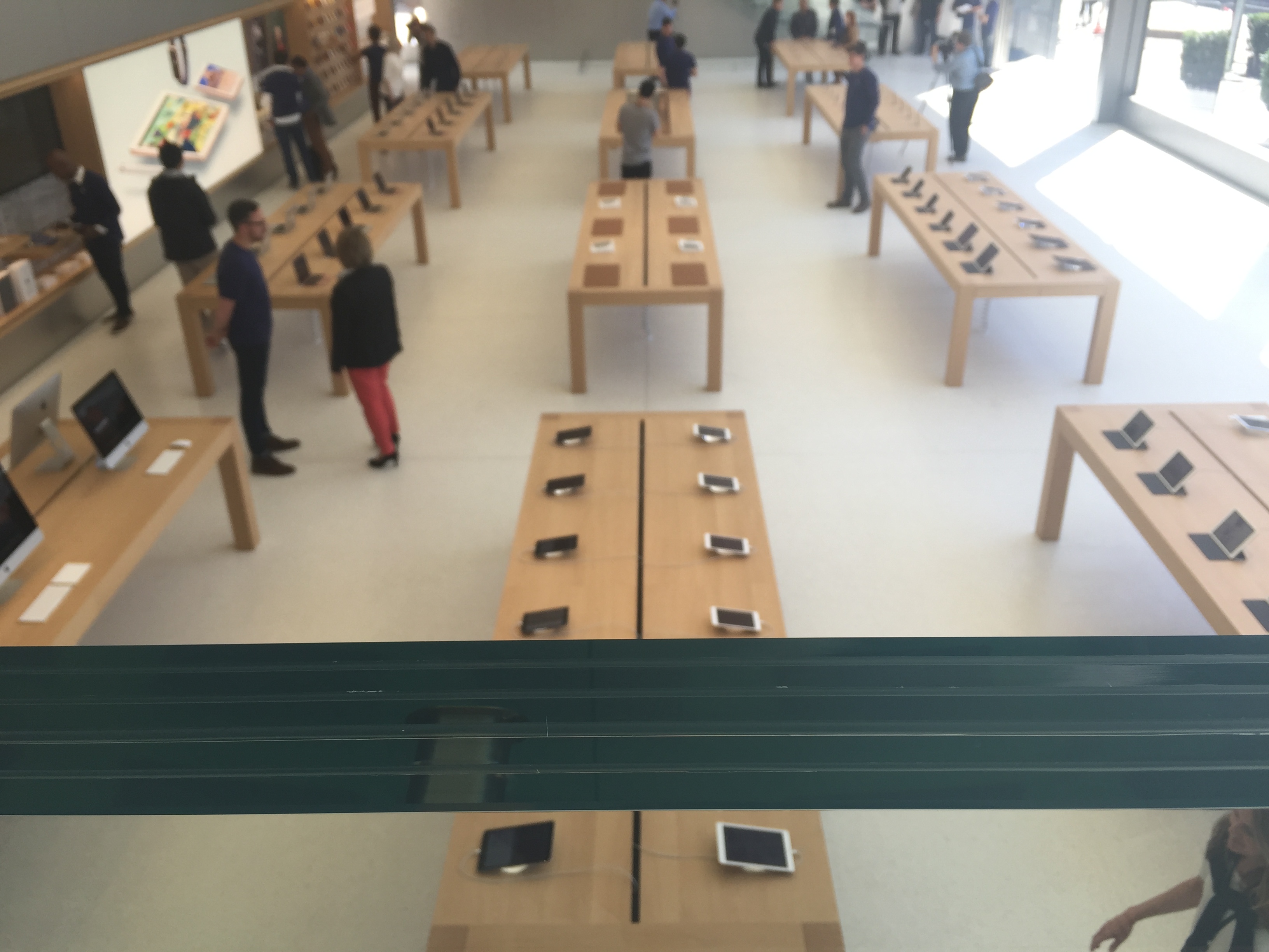 Apple Opens New San Francisco Flagship Store