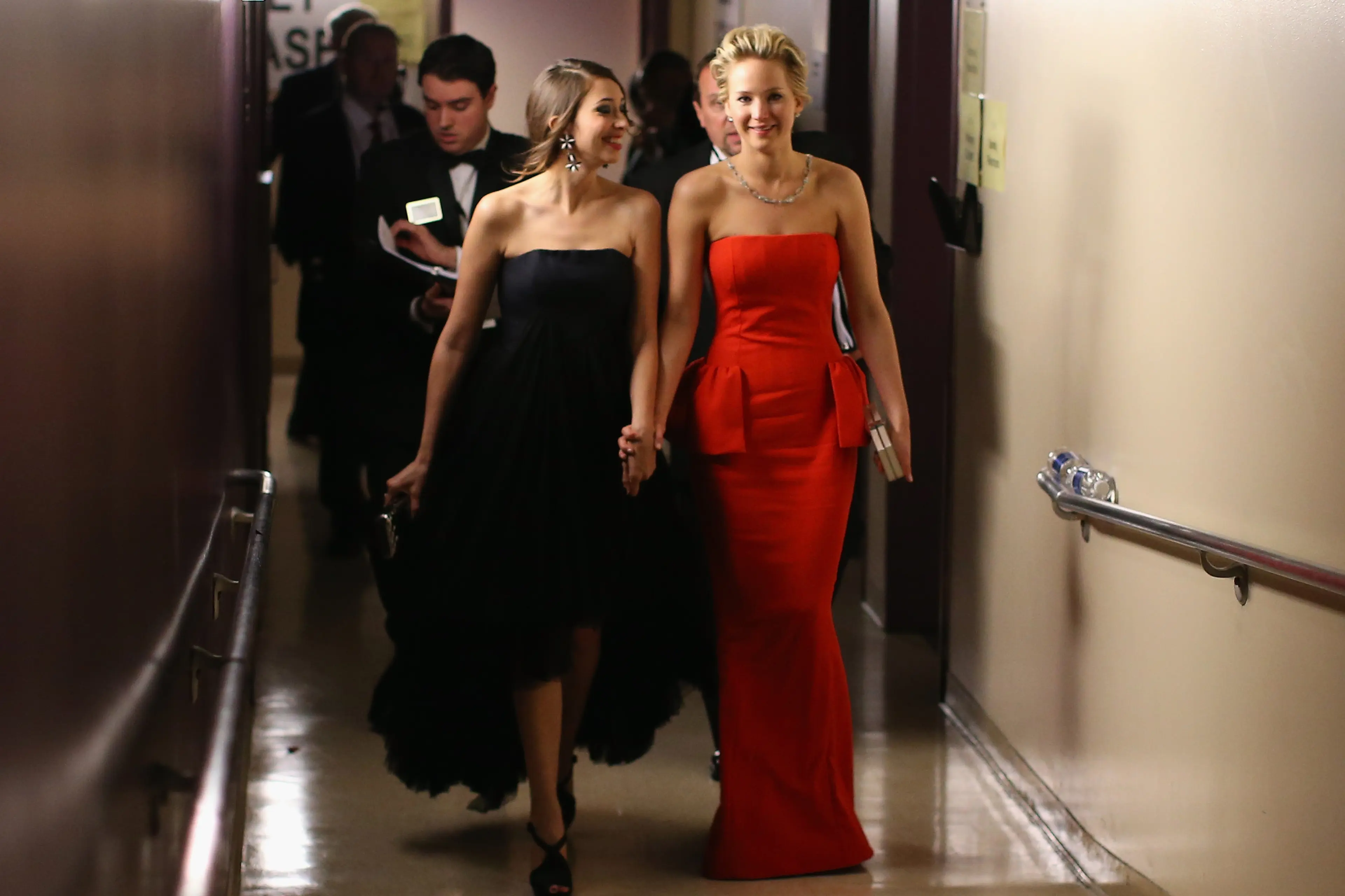 Jennifer Lawrence Best Friend on What the Oscars Are Really Like Jennifer Lawrence Best Friend on What the Oscars Are Really Like