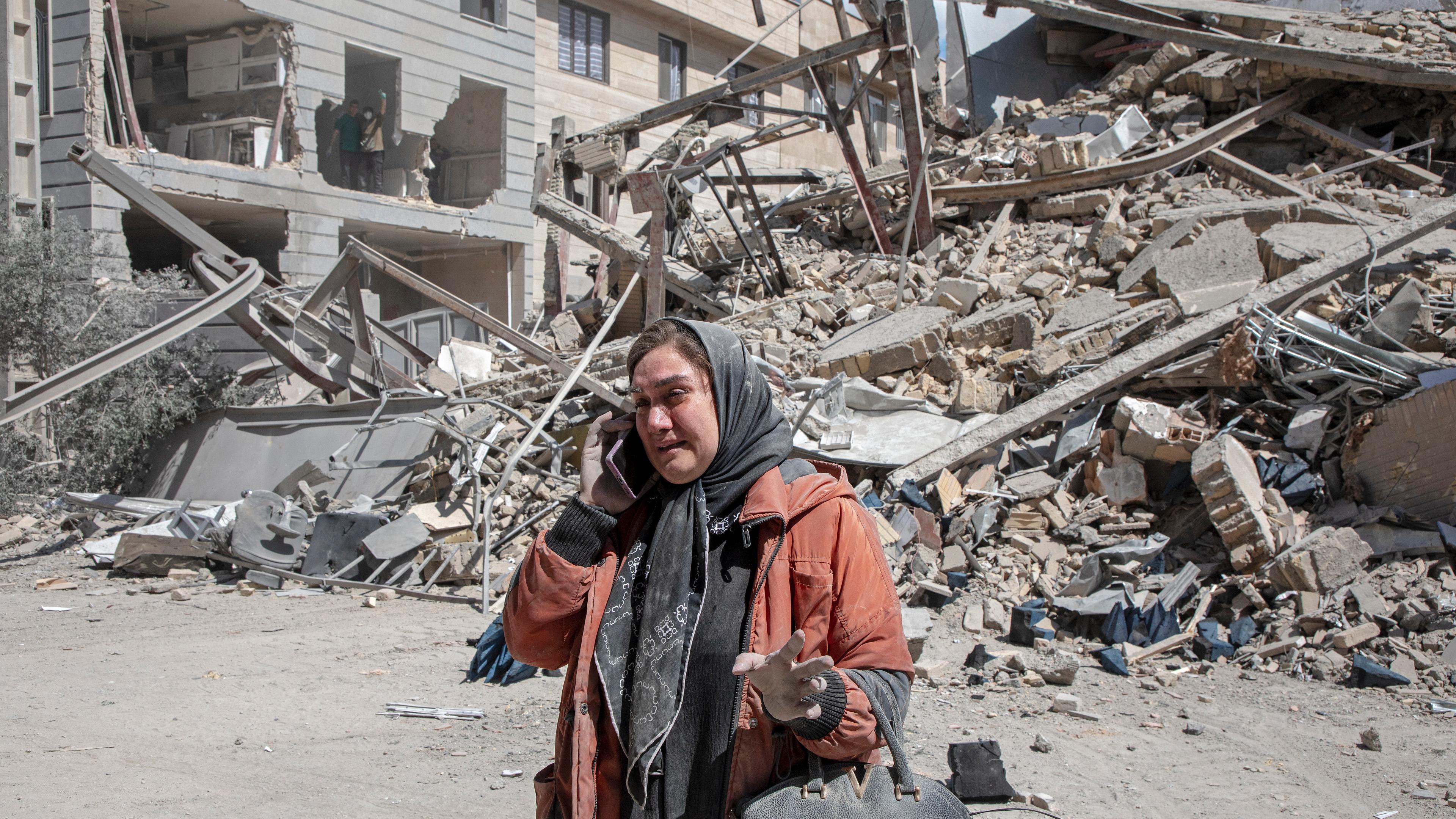 Iran Rejects Ceasefire as Trump Deadline Looms and Strikes Escalate