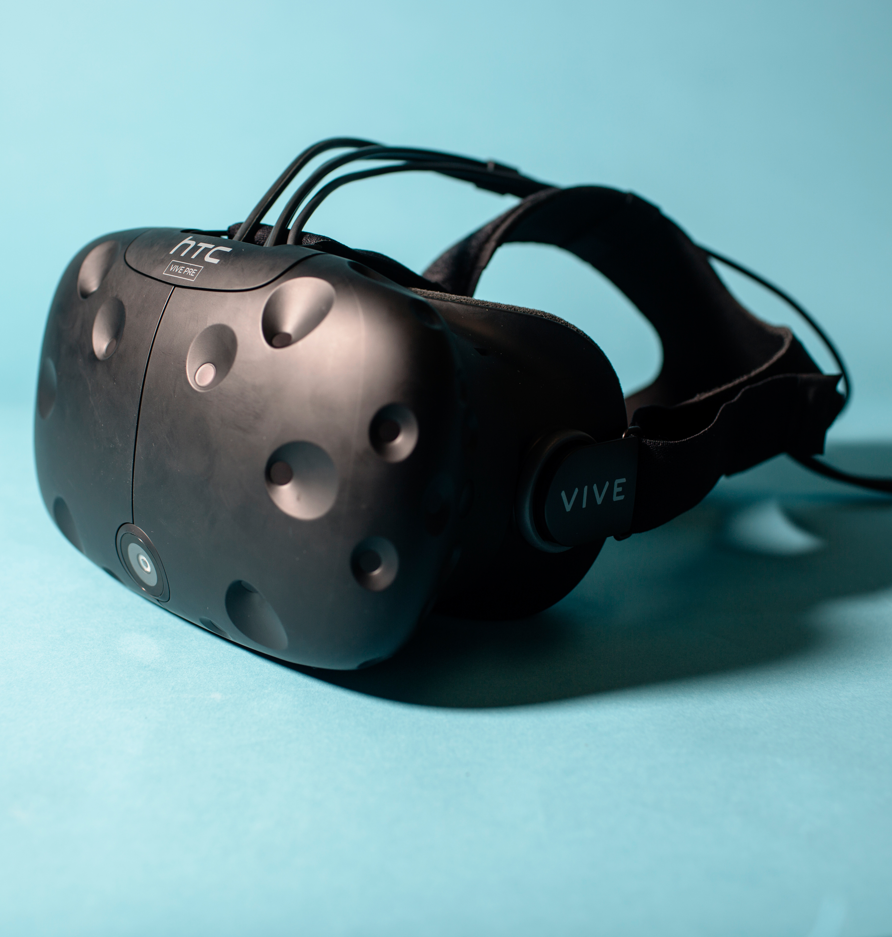 HTC Vive VR Headset Price Drops by $200