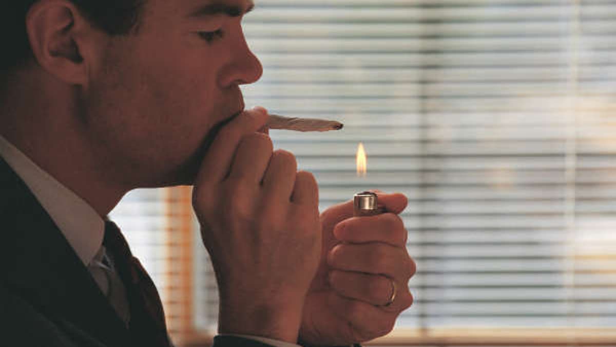 how many fake cigarettes did tommy shelby smoke Smoked so many fake cigarettes''- When Peaky Blinders star reflected on the physical weight of bringing Tommy Shelby to life how many fake cigarettes did tommy shelby smoke Smoked so many fake cigarettes''- When Peaky Blinders star reflected on the physical weight of bringing Tommy Shelby to life