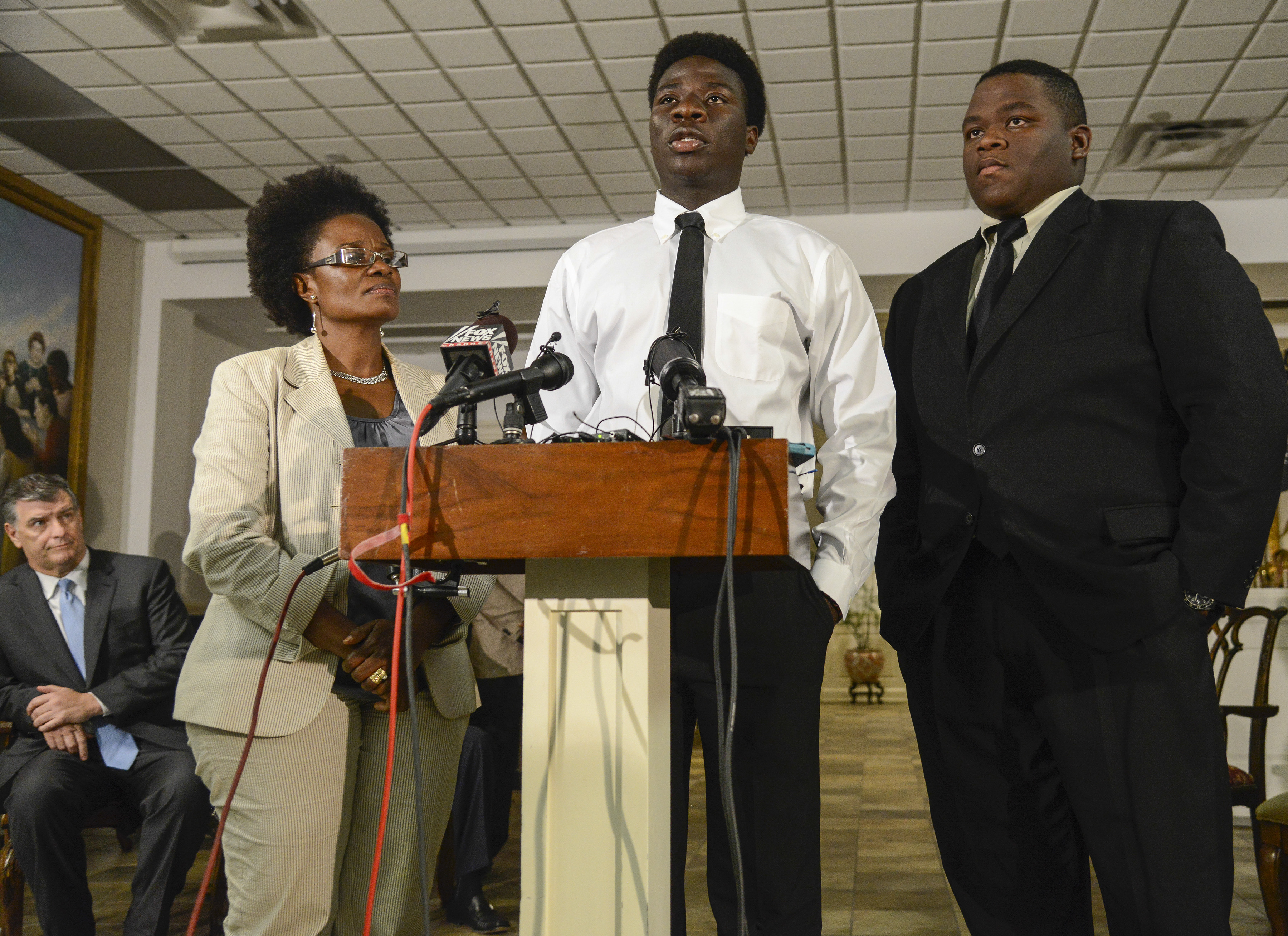 Karsiah Duncan, Mike Rawlings, Saymendy Lloyd