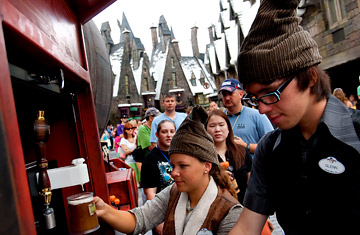 Park visitors can enjoy a mug of sweet, nonalcoholic Butterbeer