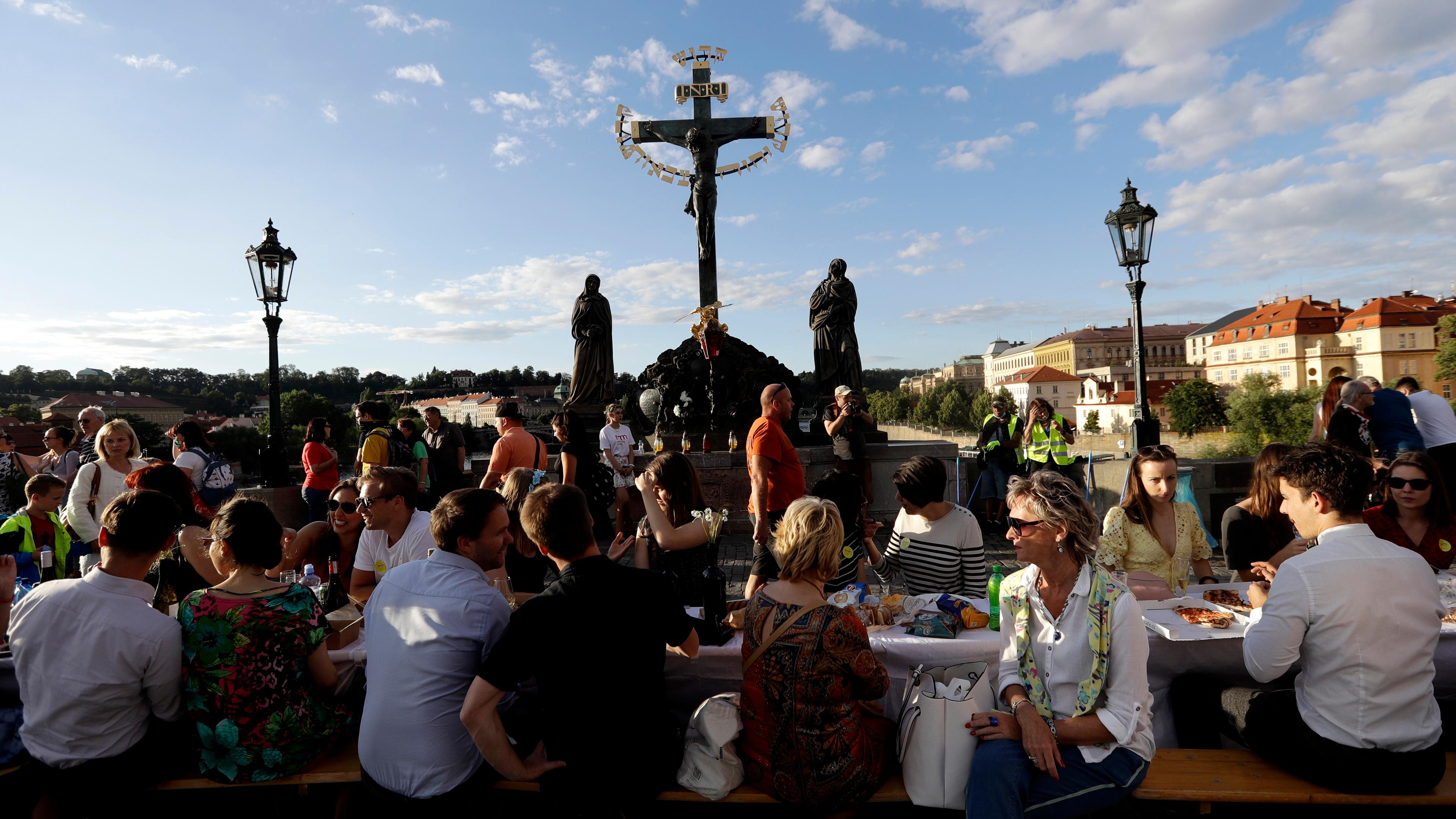 APTOPIX Virus Outbreak Czech Republic