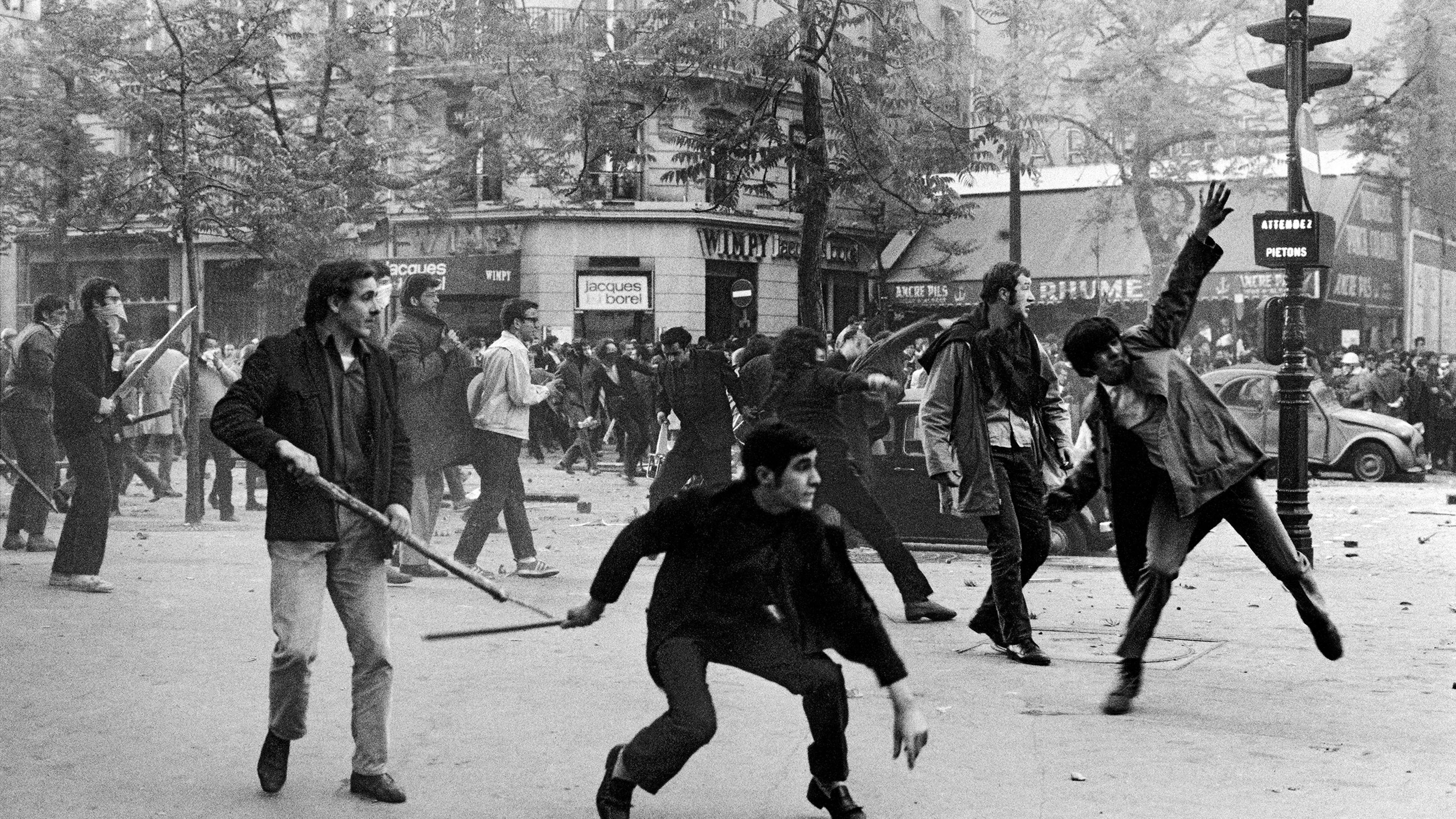 protest-boulevard-saint-germain-paris-france-bruno-barbey-magnum