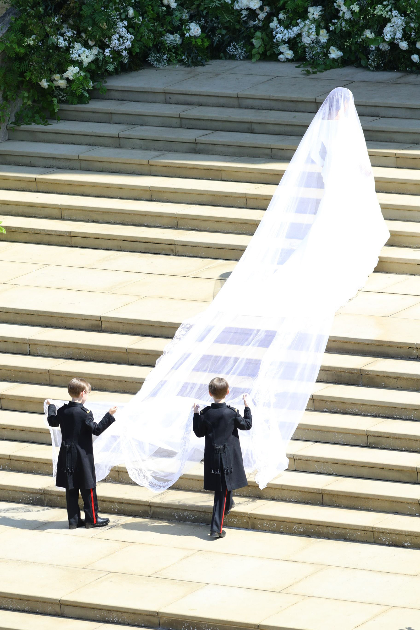 Megan Markle's Givenchy Wedding Dress, Tiara: All the Details Megan Markle's Givenchy Wedding Dress, Tiara: All the Details