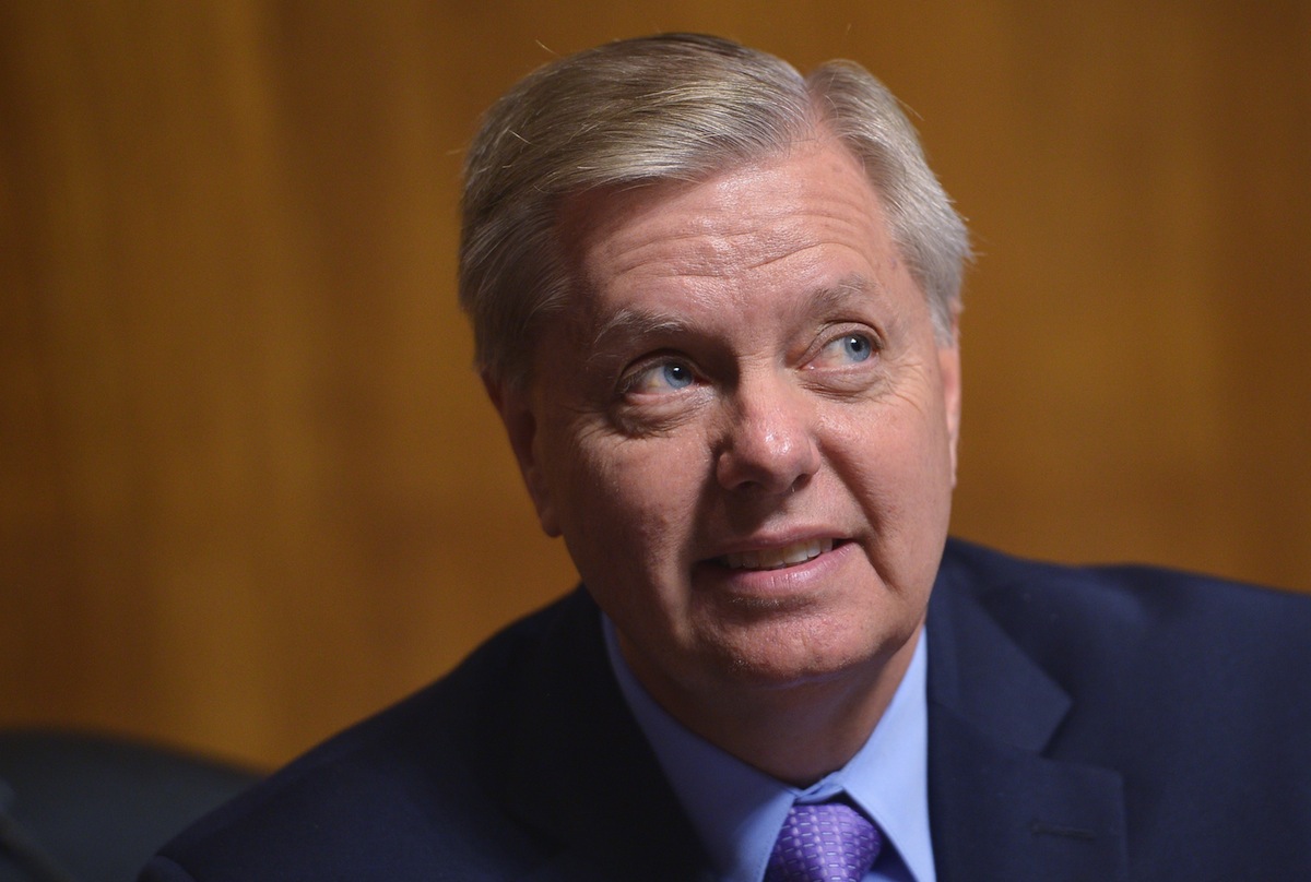 How Lindsey Graham First Earned a Reputation for Bucking the GOP