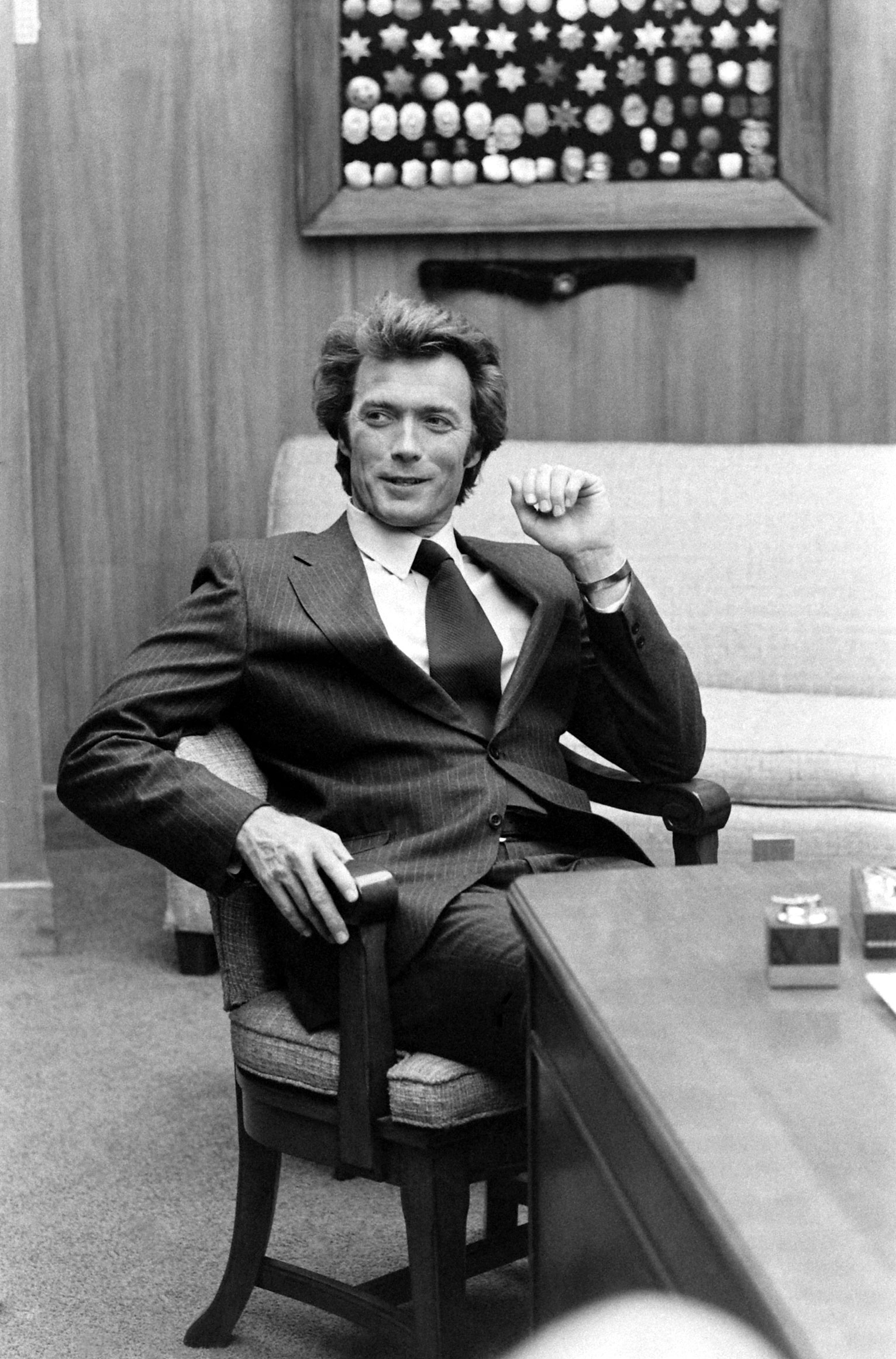 洋書 Clint Eastwood: A Life in Pictures Clint Eastwood: A Life in Pictures : Amazon.es: Libros