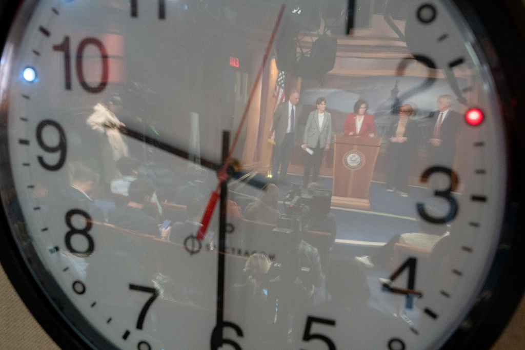 Lawmakers Advance Bill to Make Daylight Saving Time Permanent
