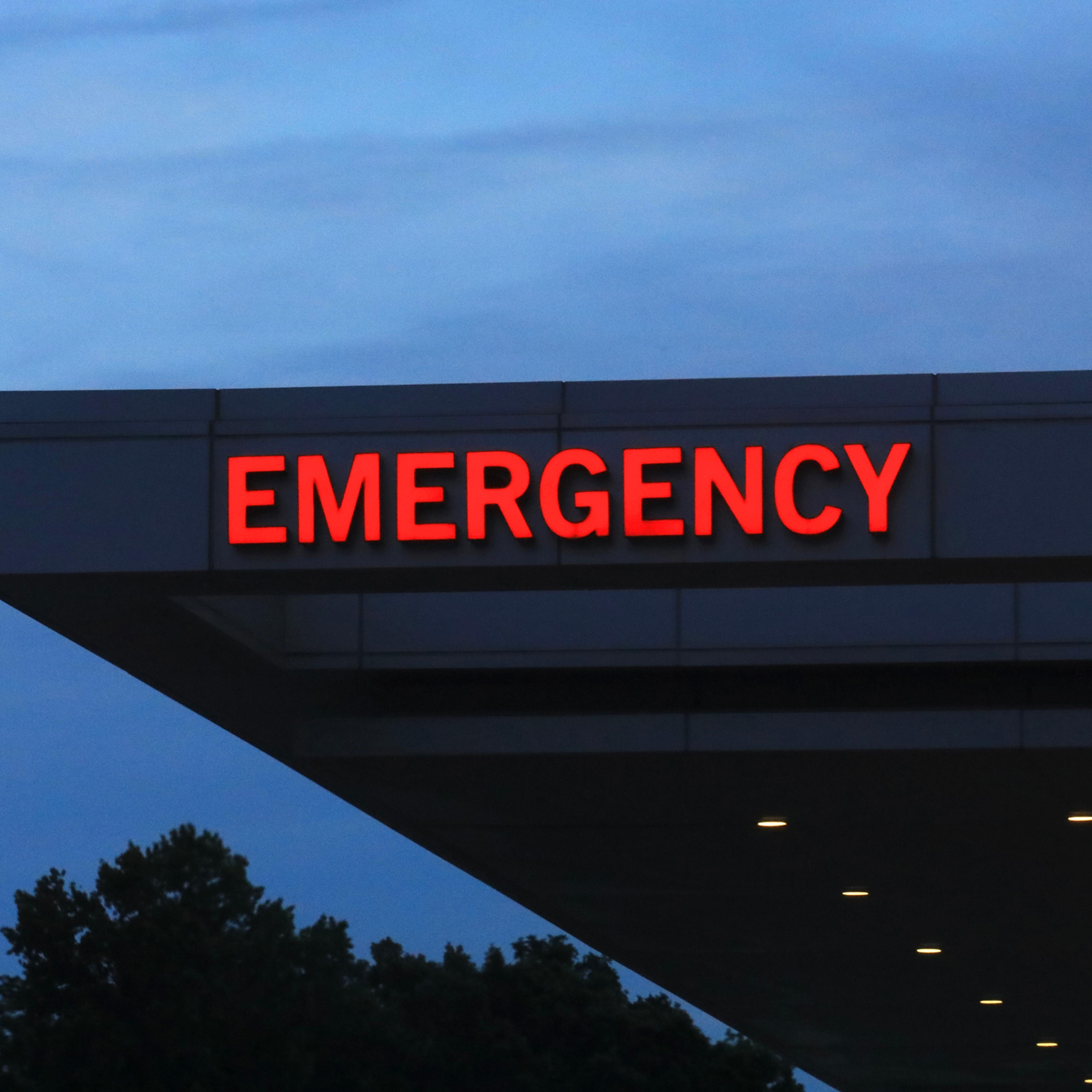 Hospital emergency room entrance sign