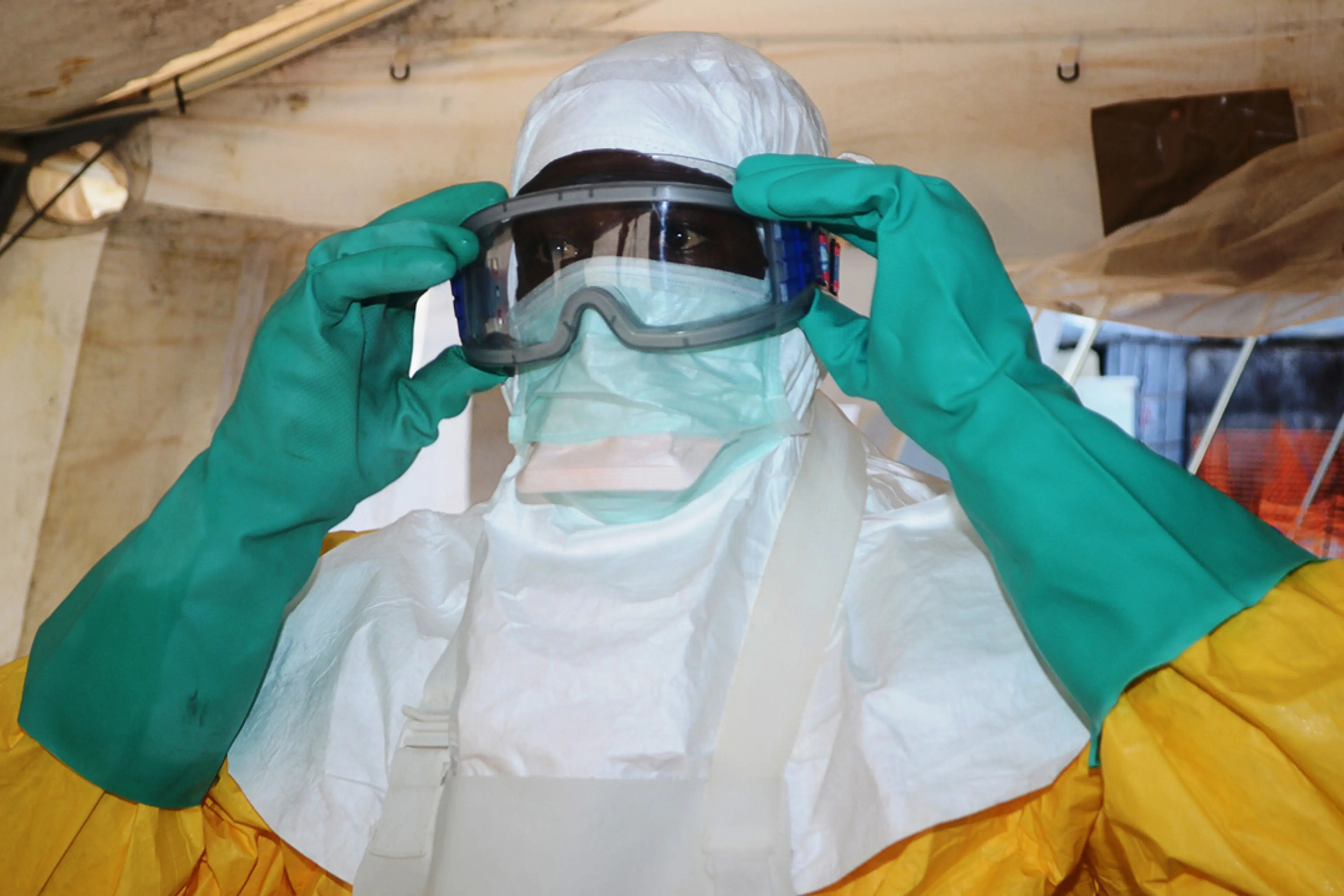 This is How Suits Protect Doctors From Ebola This is How Suits Protect Doctors From Ebola