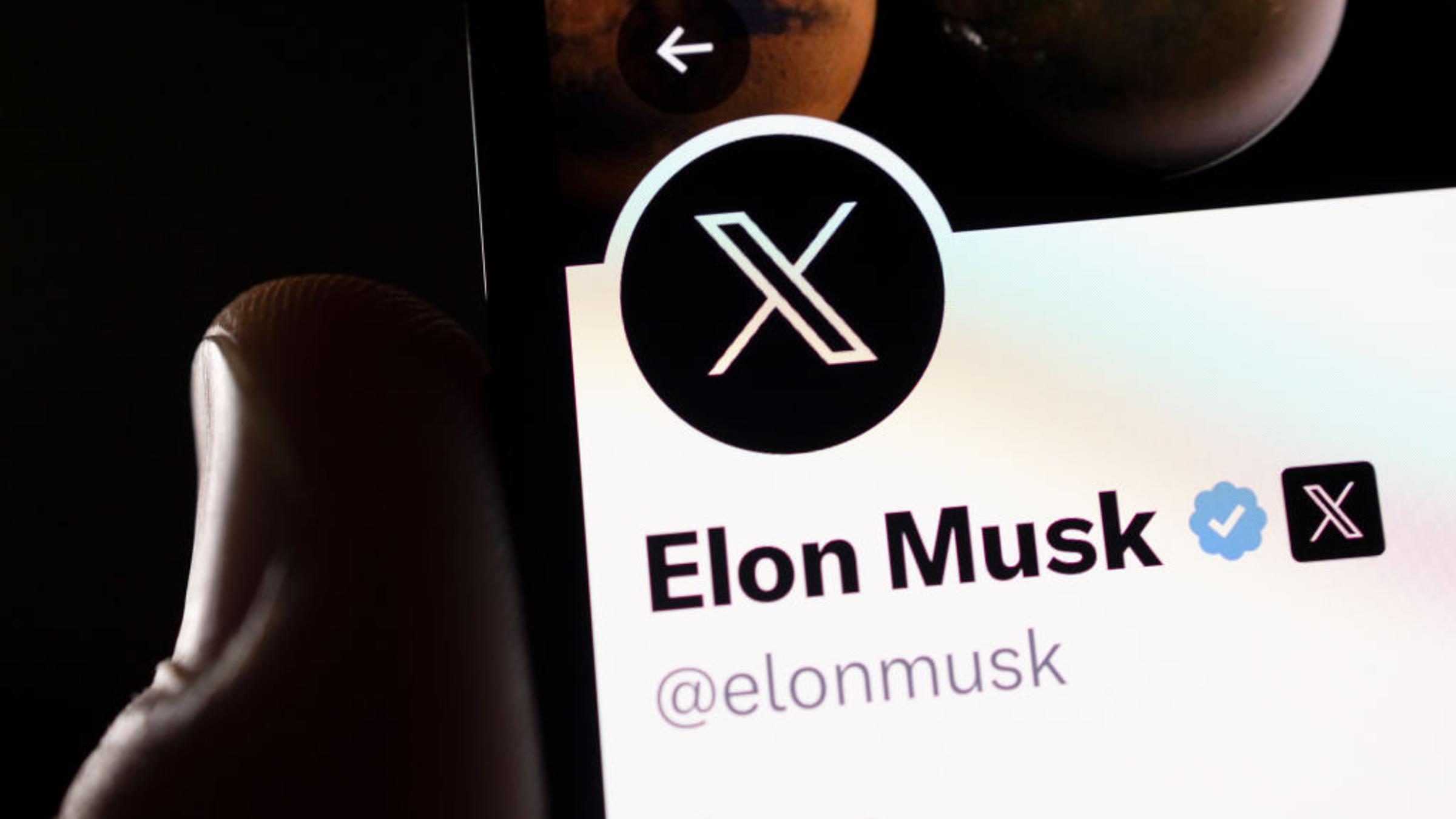 Twitter Users Criticize Elon Musk's Rebrand to 'X'