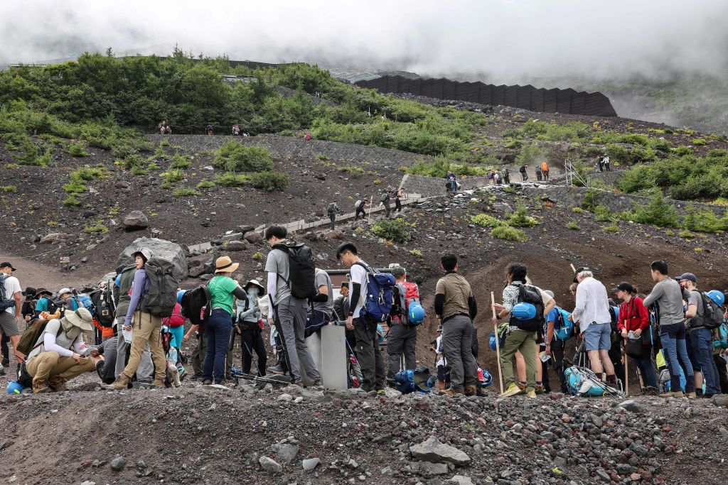 Japan's Mount Fuji Introduces Paid Reservations for Climbers