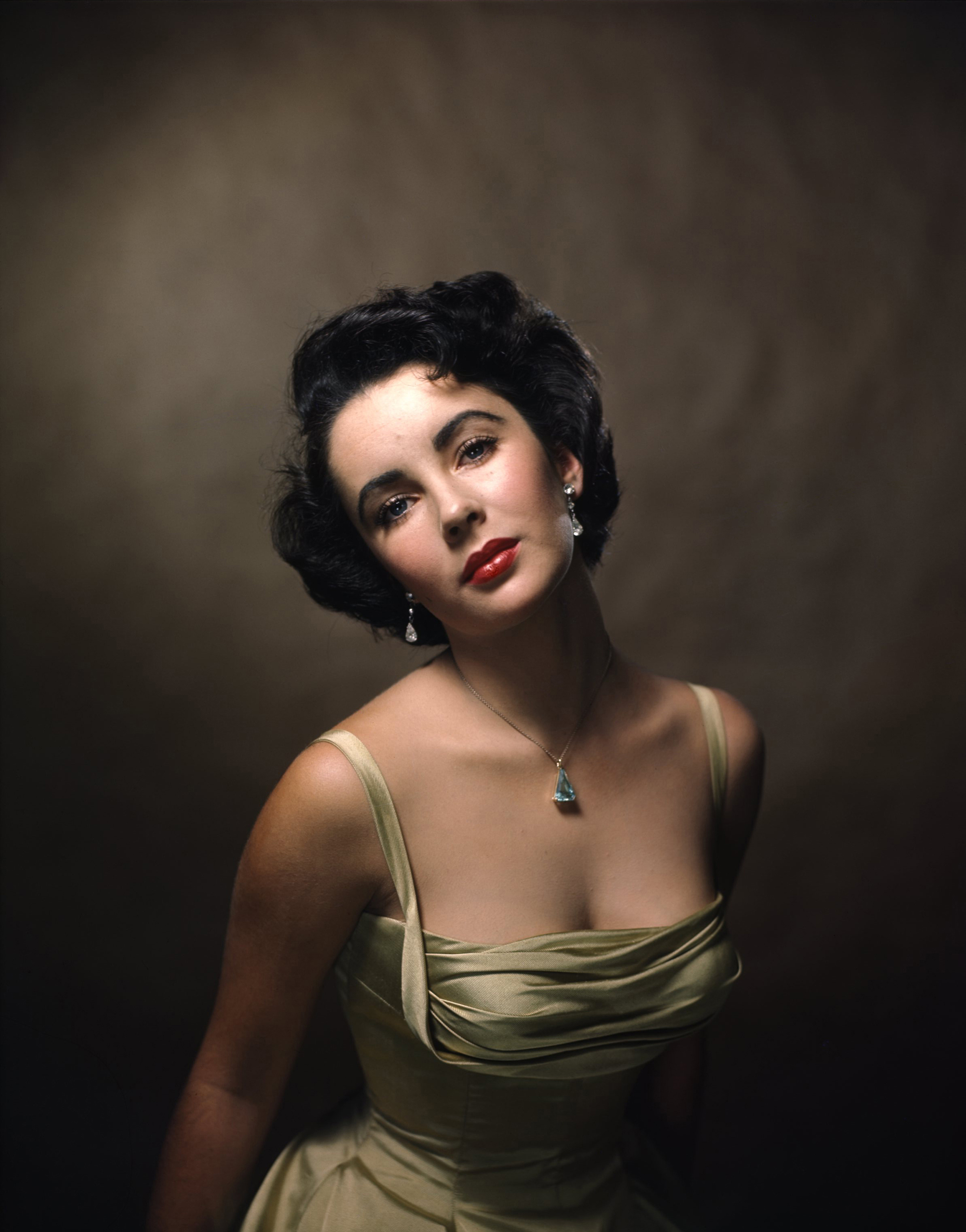 Elizabeth Taylor Iconic Halsman Portrait: Behind the Photo