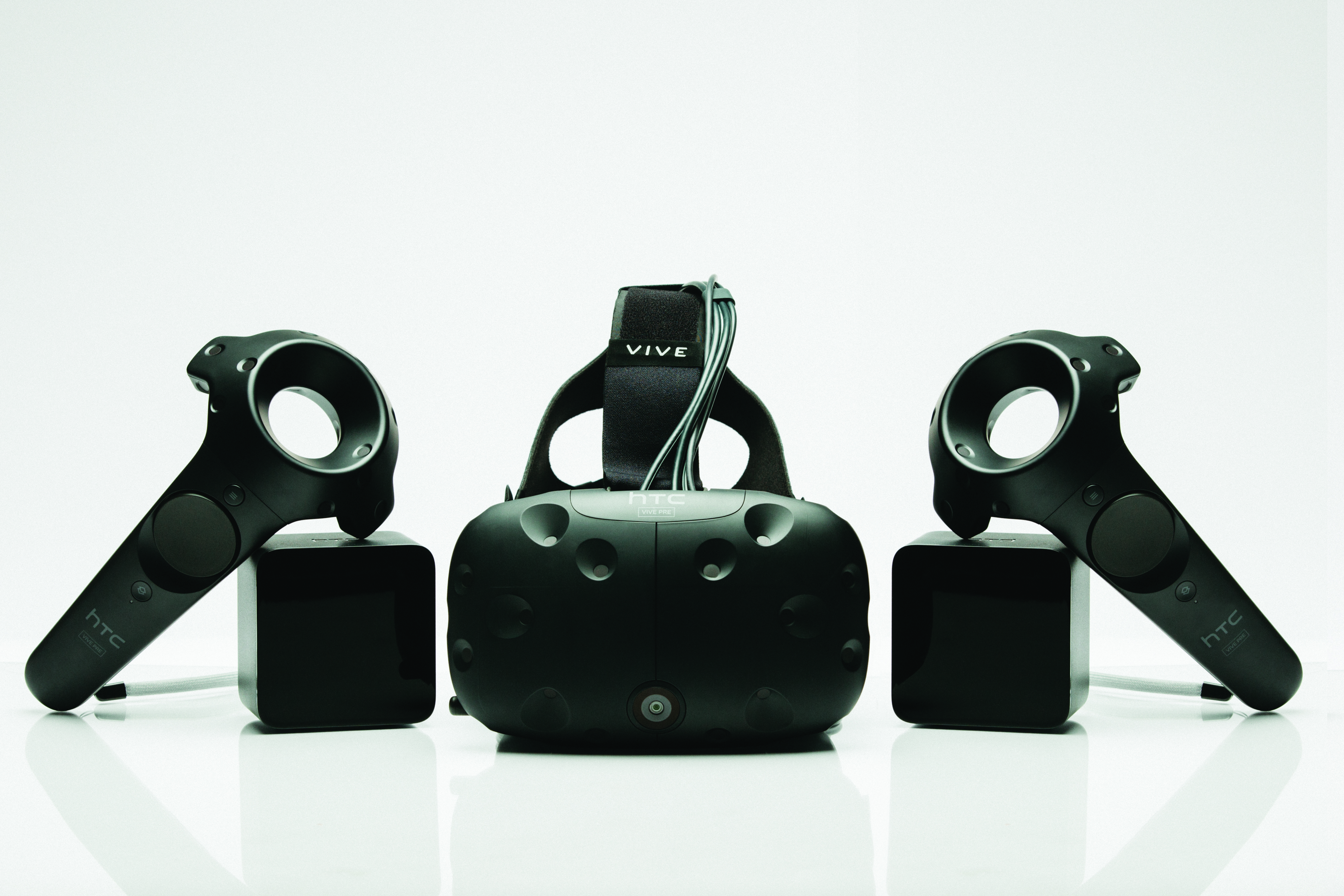 Microsoft, GameStop To Offer HTC Vive Virtual Reality Demos