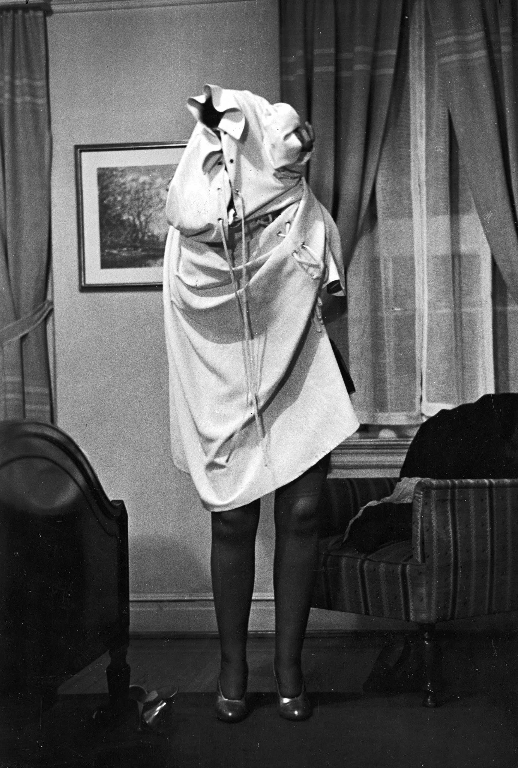 How a Wife Should Undress': Dubious Advice From 1930s Strippers