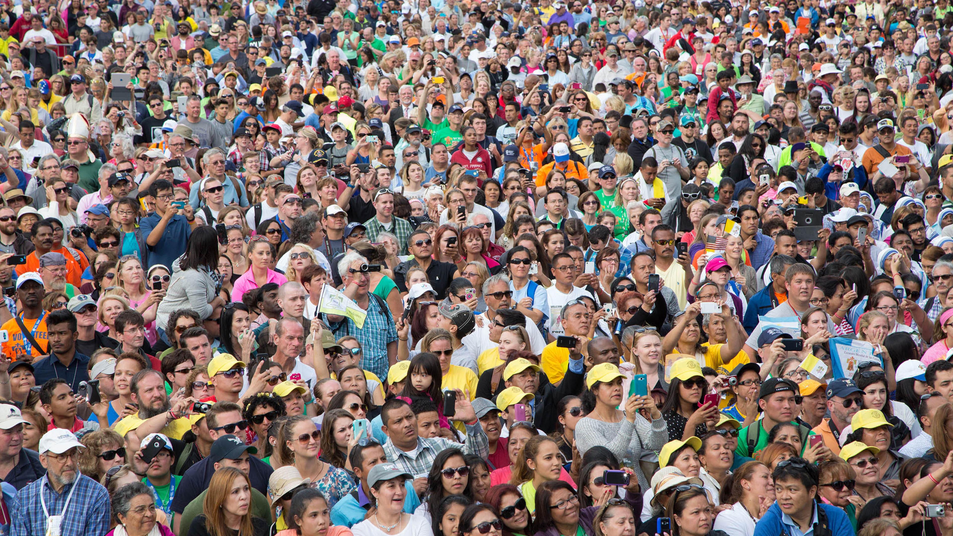 A crowd listens as Pope Francis speaks in front of Independence Hall in Philadelphia, PA. Sept, 26, 2015.