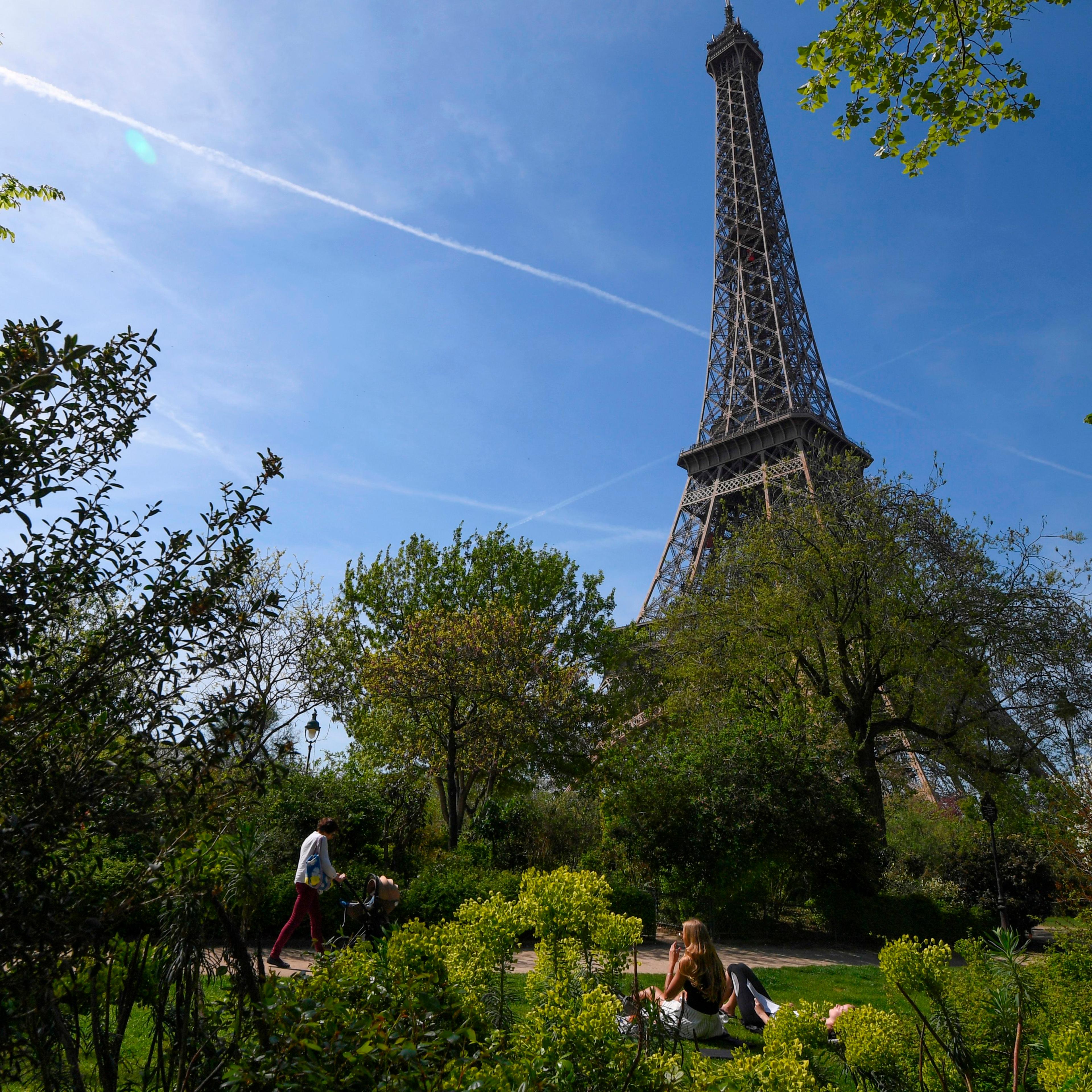 FRANCE-LIFESTYLE-LEISURE-TOURISM-WEATHER-FEATURE