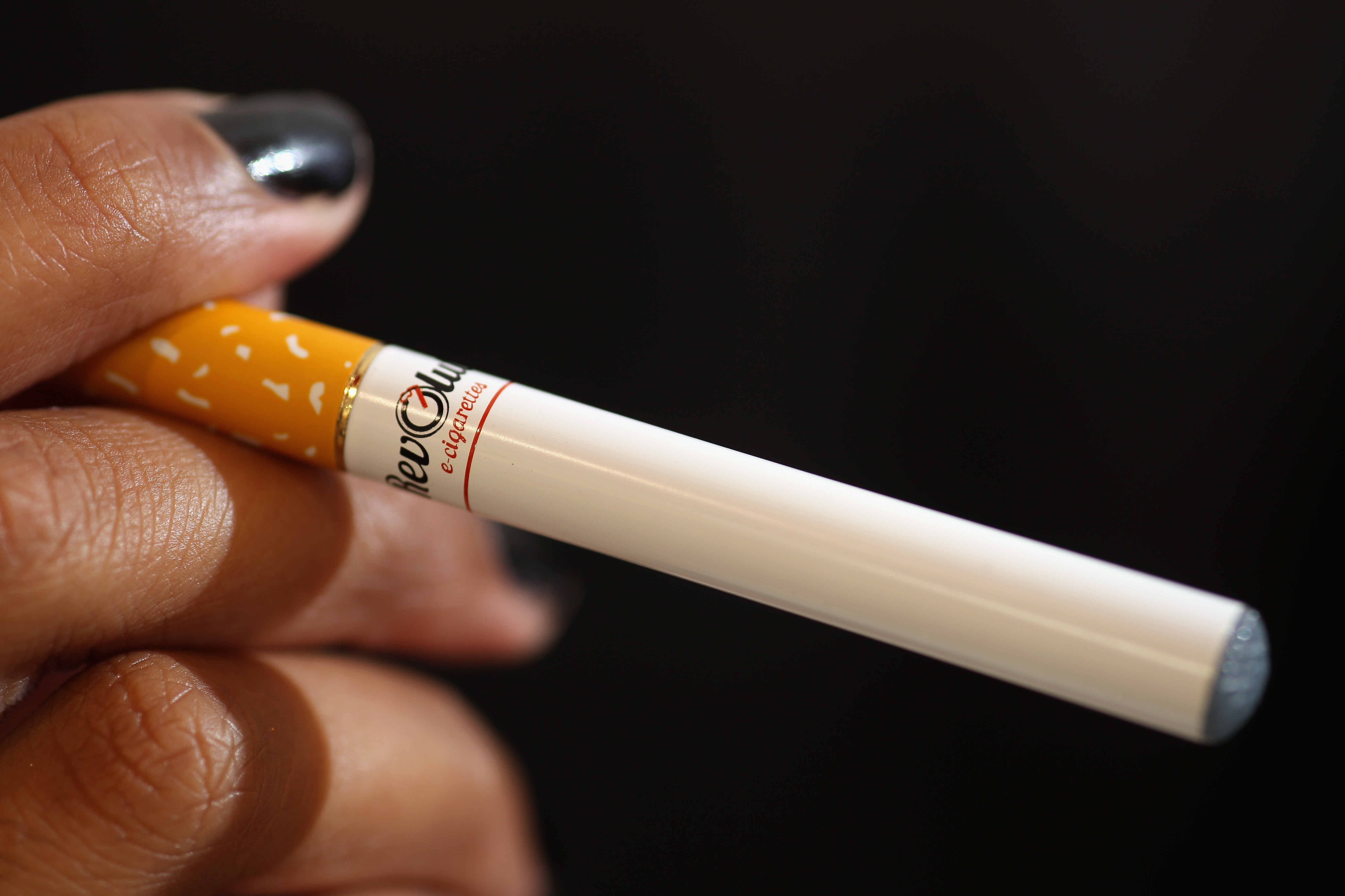 E-Cigarettes: Tobacco Companies Step Up Health Warnings