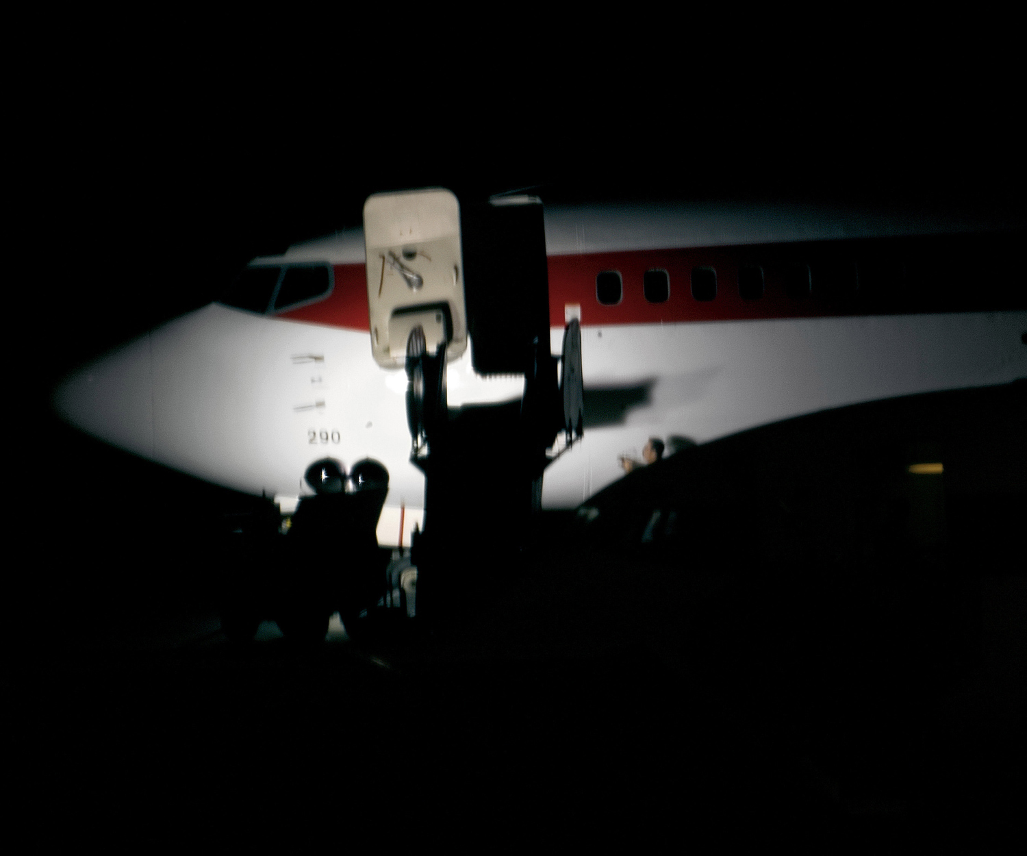 Unmarked 737 at "Gold Coast" Terminal, 2006
Las Vegas, NV
Distance-1 mile