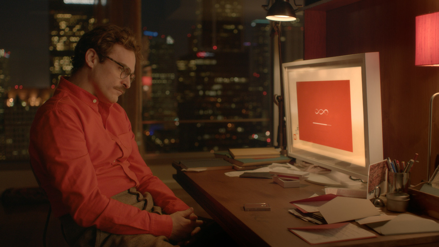 Joaquin Phoenix talking to his iOS girlfriend Samantha in Her.