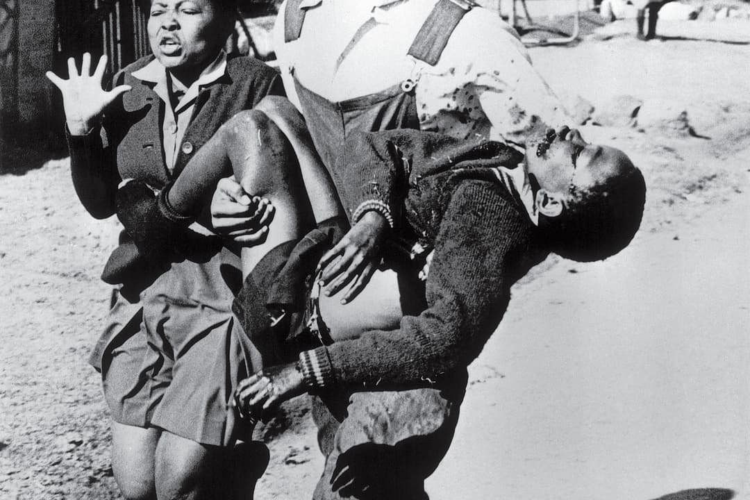 Soweto Uprising How A Photo Helped End Apartheid soweto-uprising-how-a-photo-helped-end-apartheid