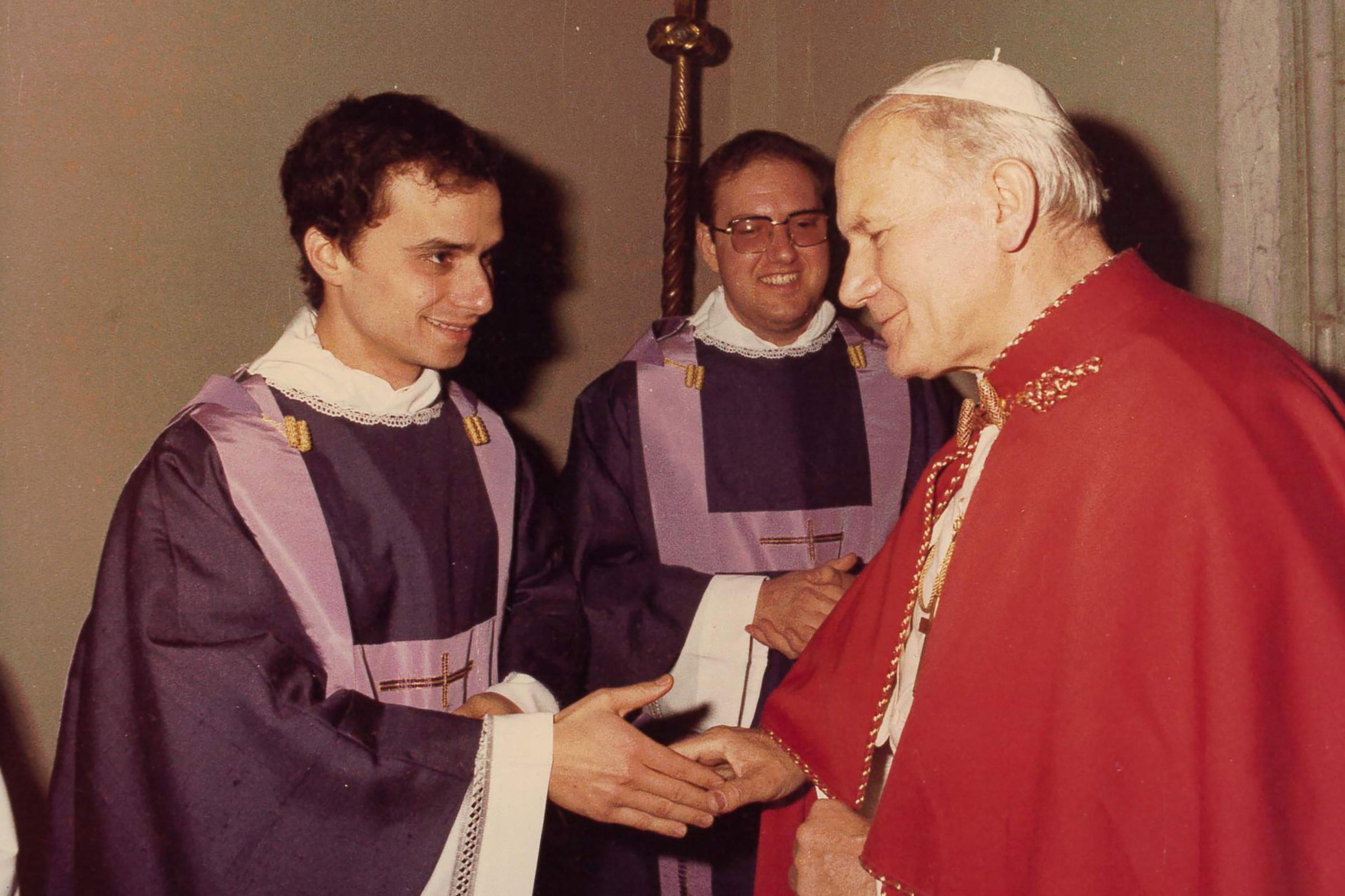 Prevost greets Pope John Paul II