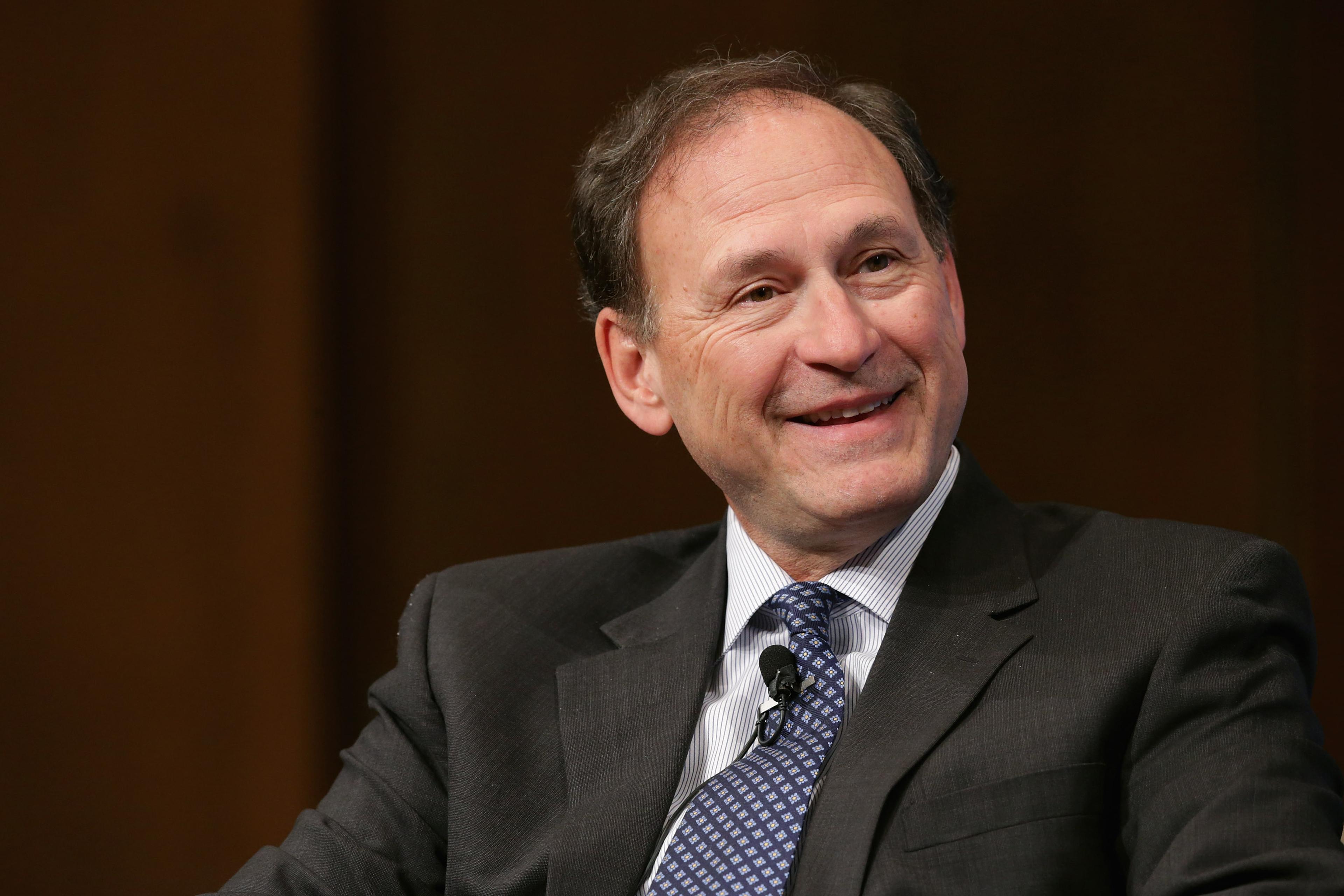 Samuel Alito's Political Identity: Conservative Roots Revealed Clearly