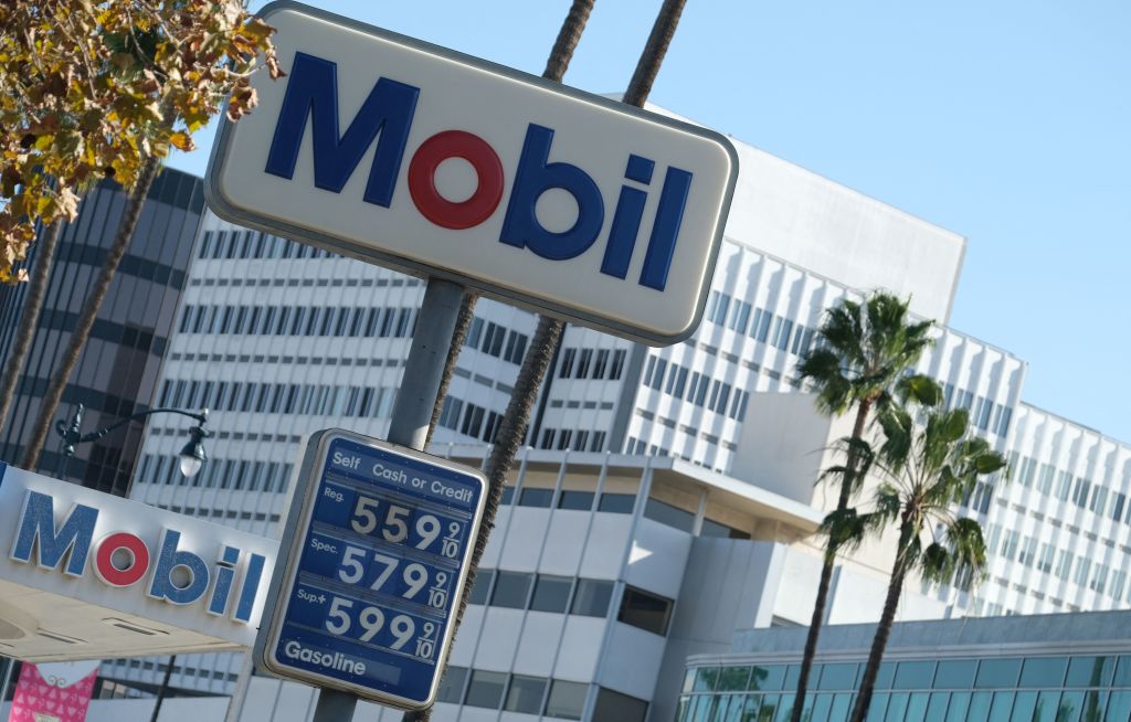 US-ECONOMY-POLITICS-OIL