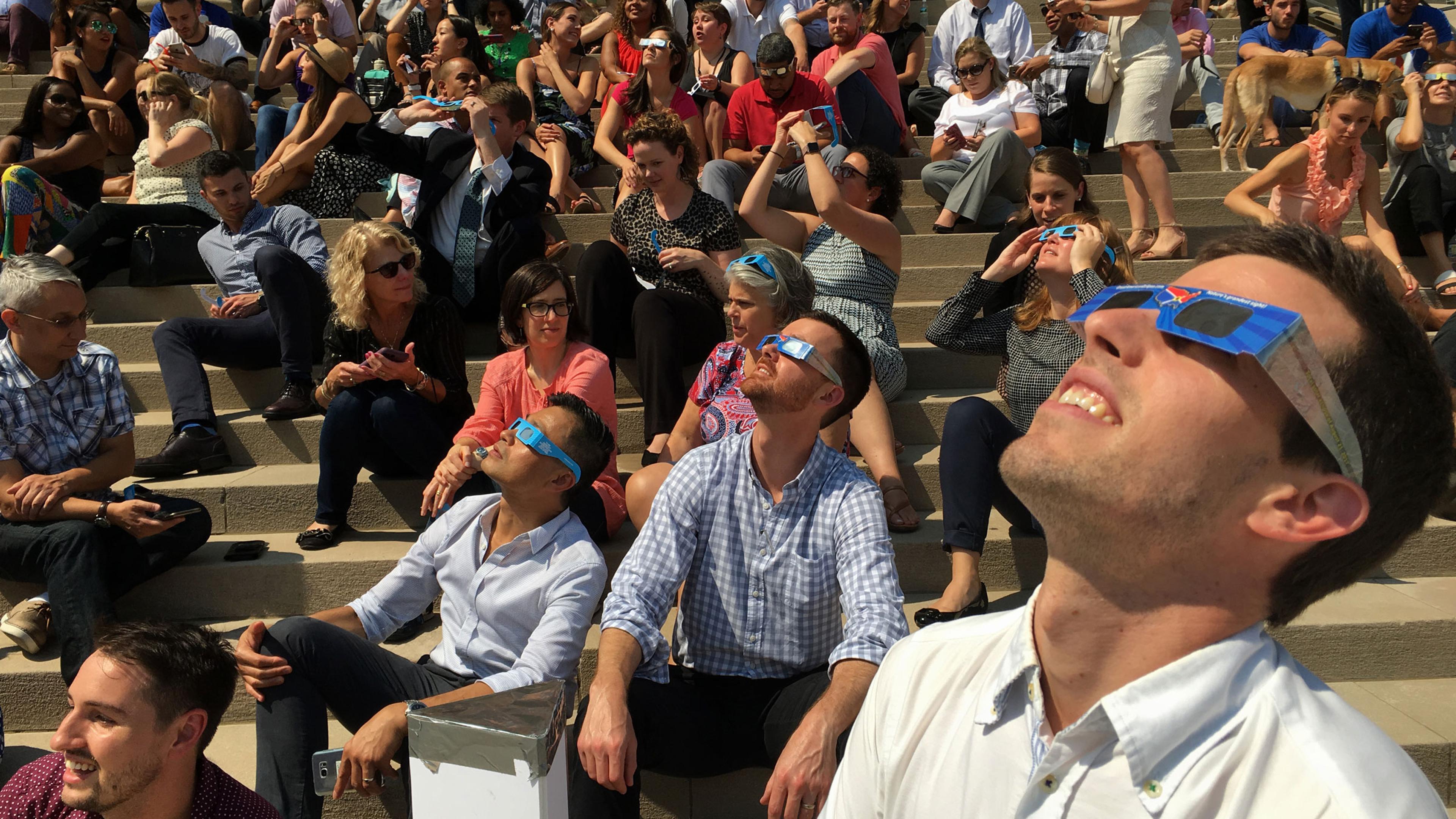 How to Photograph Solar Eclipse With a Smartphone