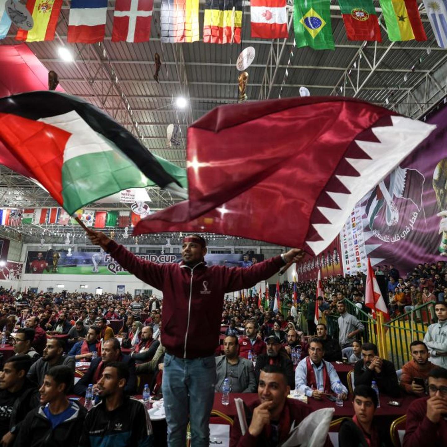 PALESTINIAN-FBL-WC-2022-FANS